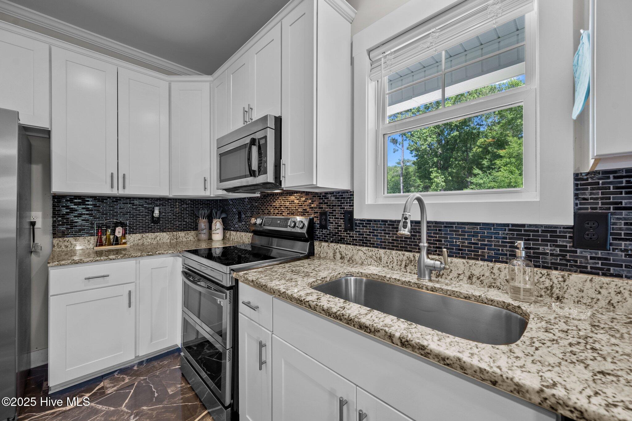 100517734 | Photo 11