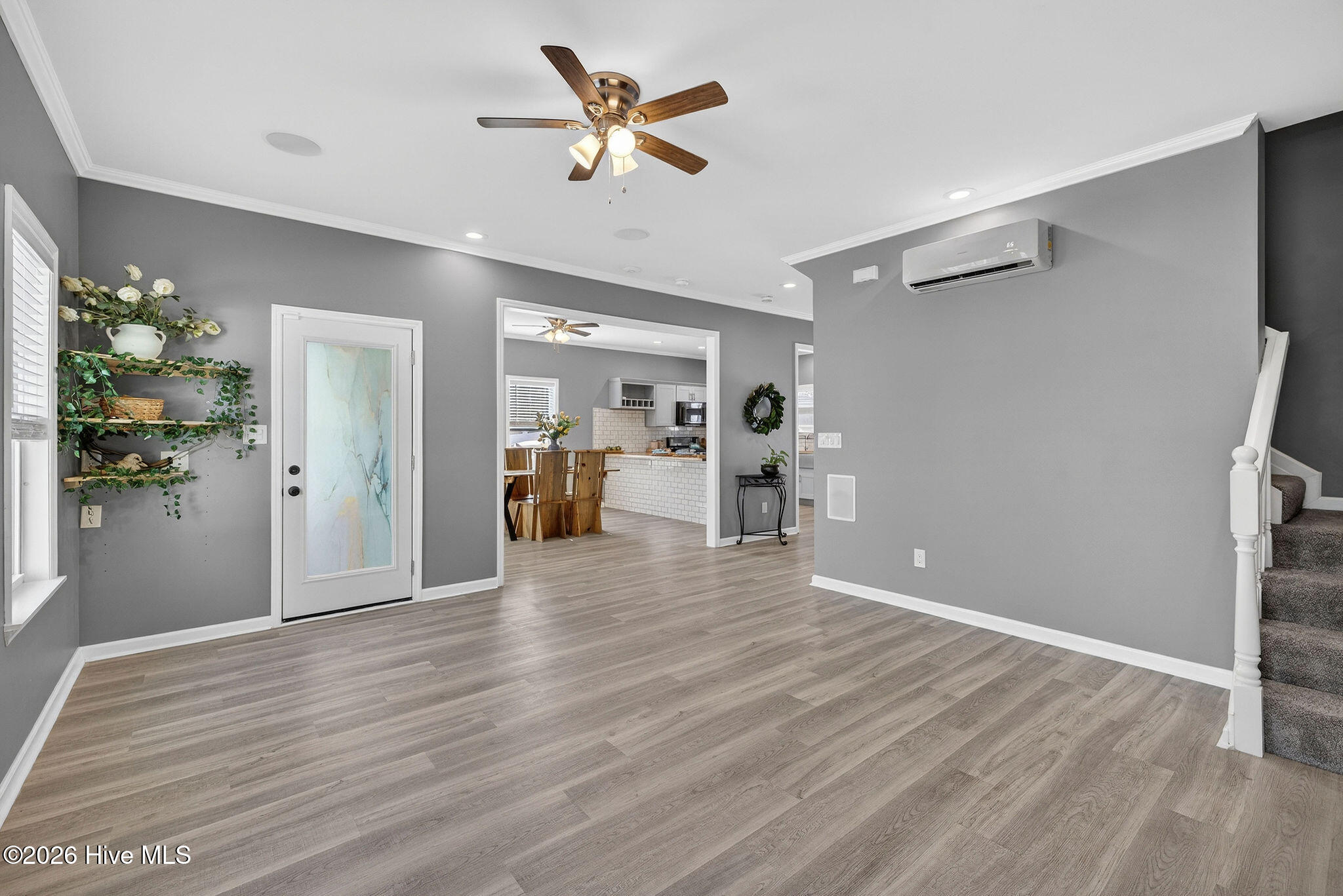 100548993 | Photo 19