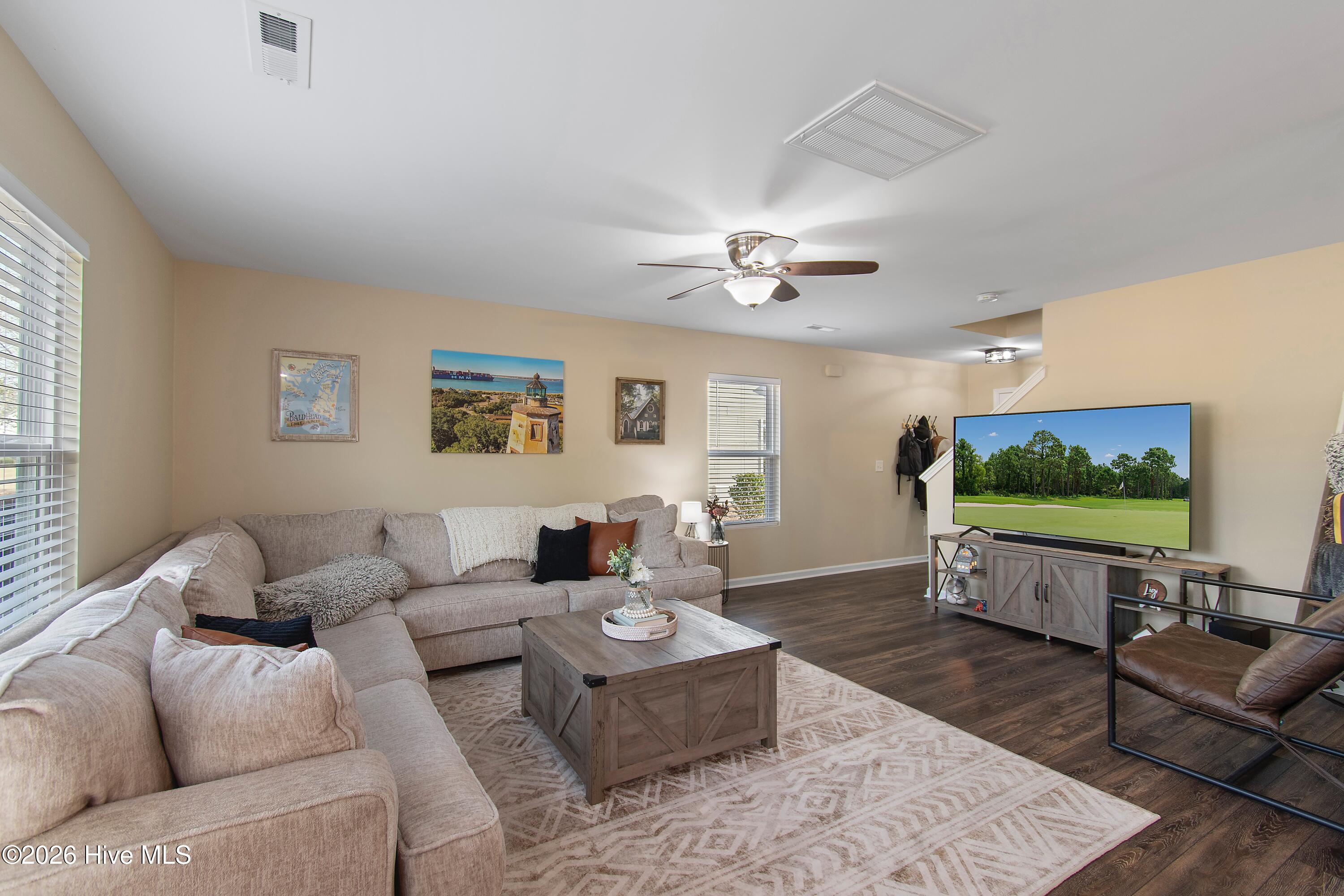 100549782 | Photo 10