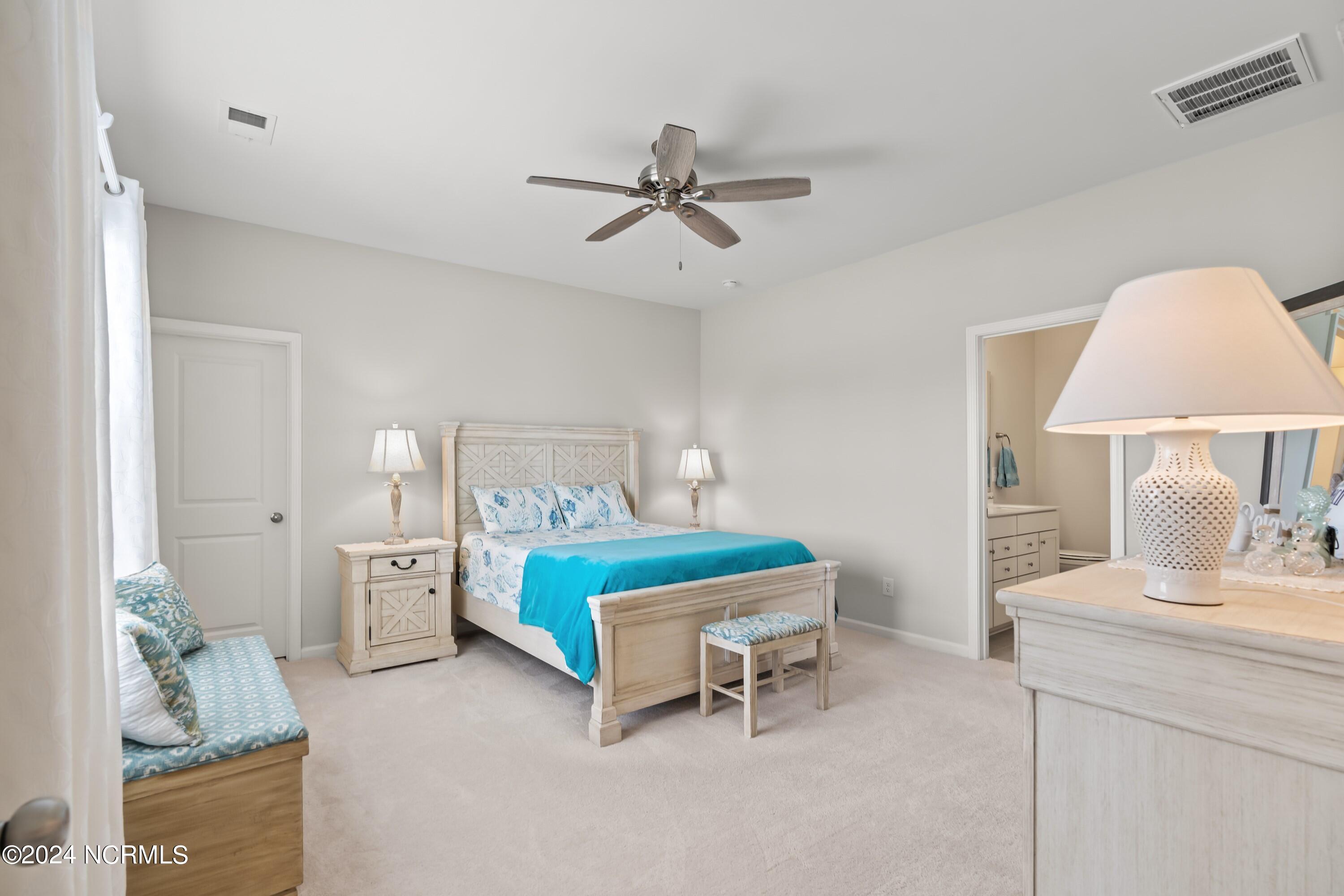 100536699 | Photo 13