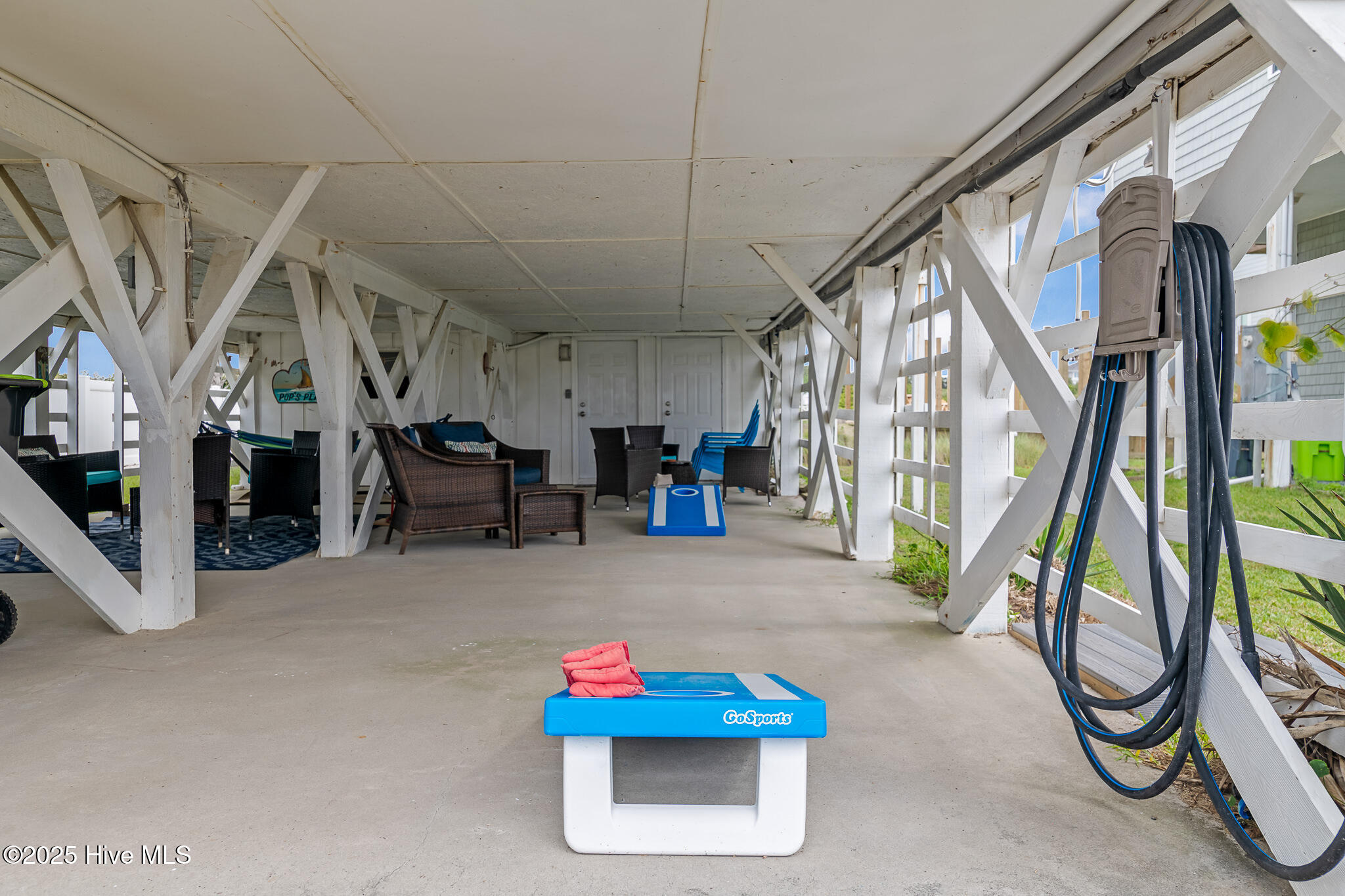 100521832 | Photo 38