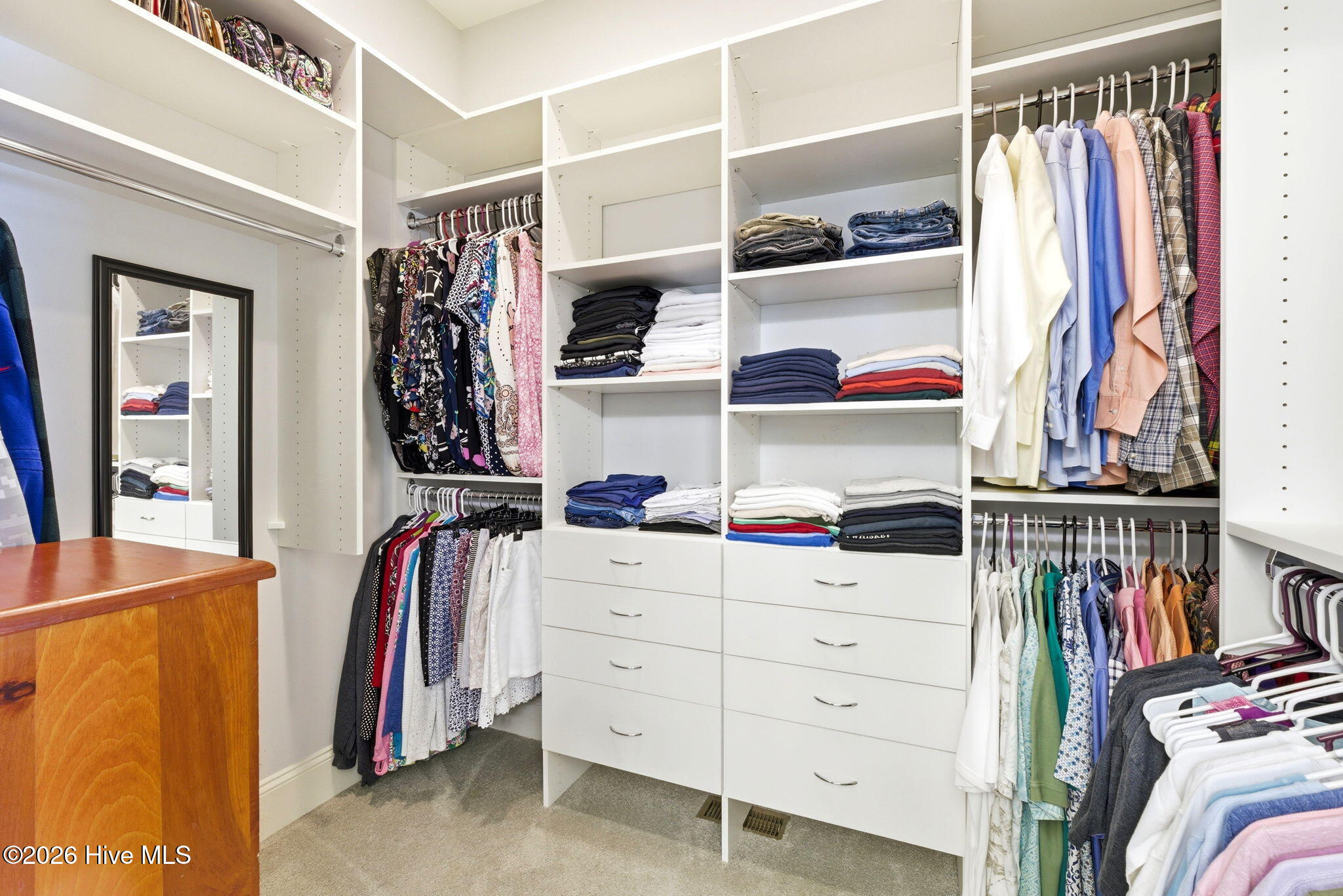 100566822 | Photo 32