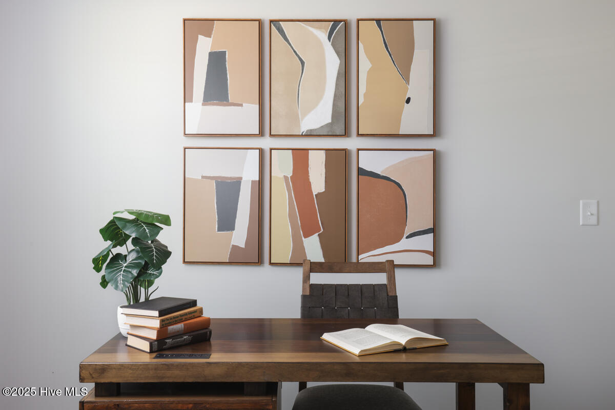 100525101 | Photo 25