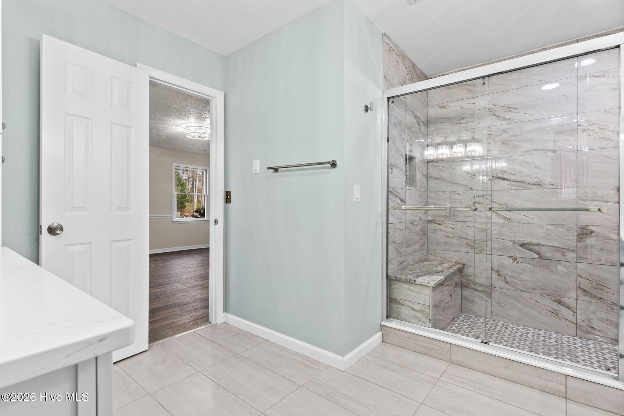 100547566 | Photo 35