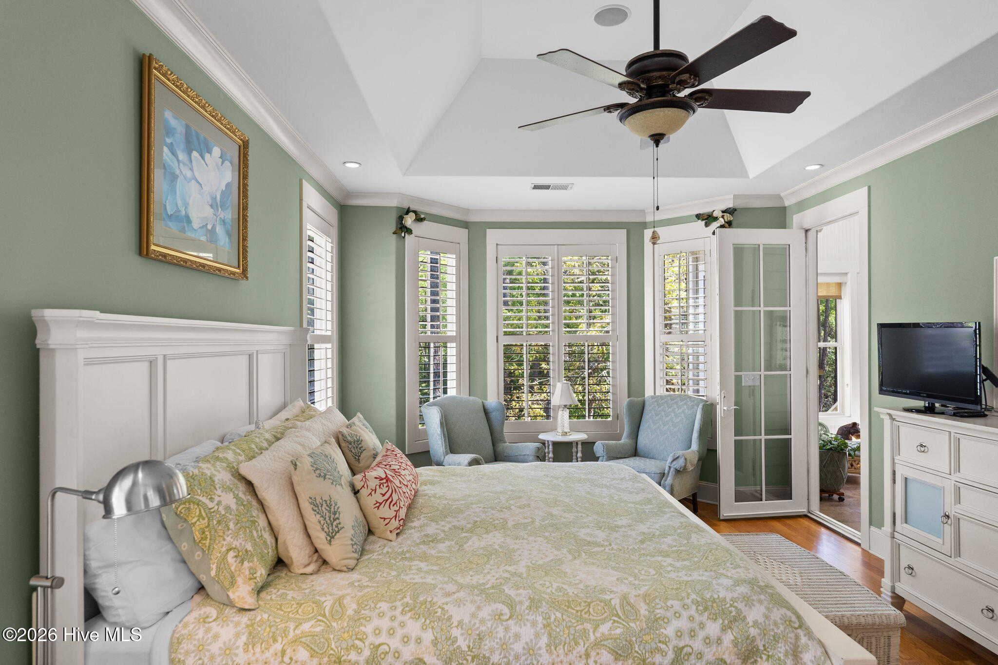 100567899 | Photo 40