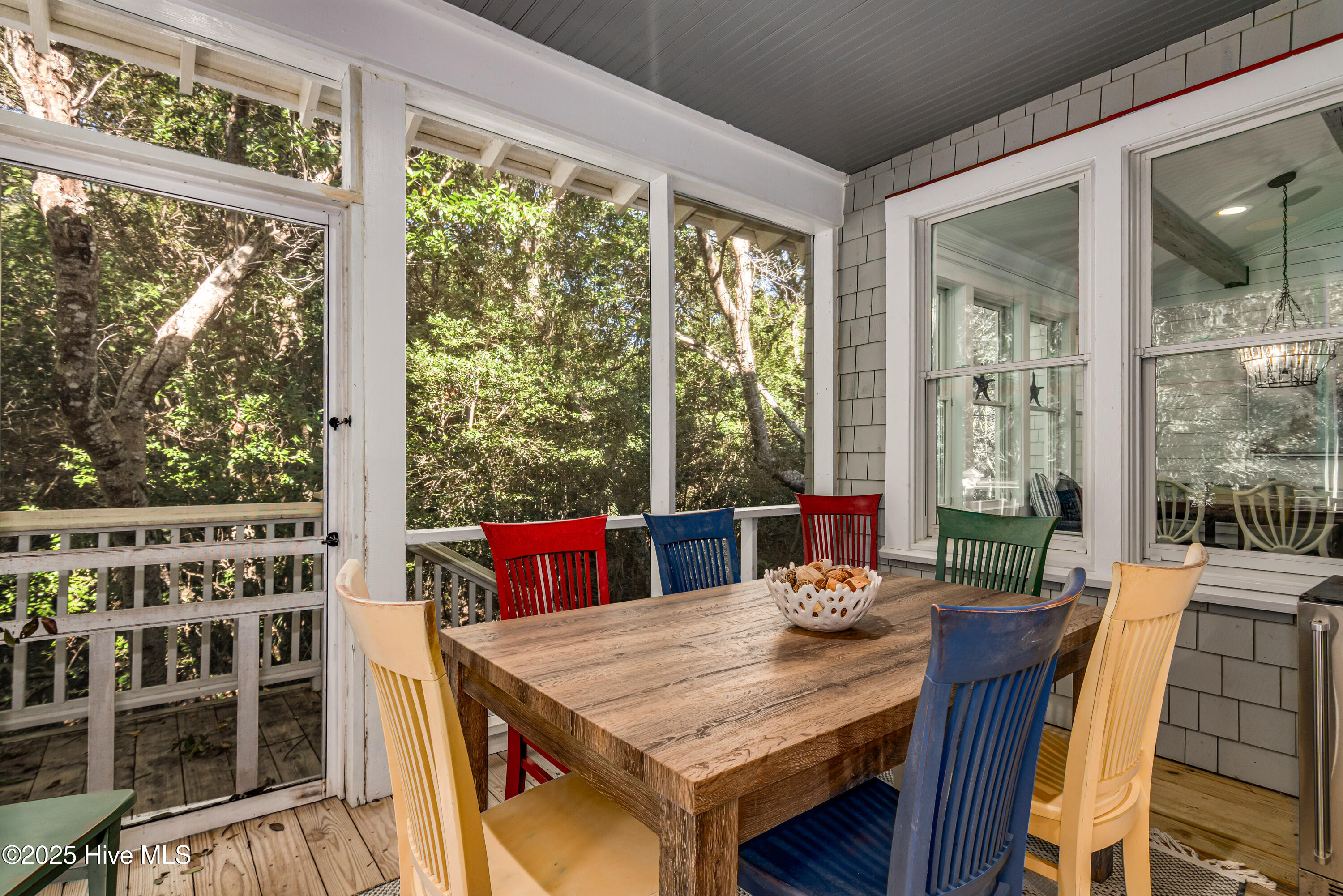 100530236 | Photo 30