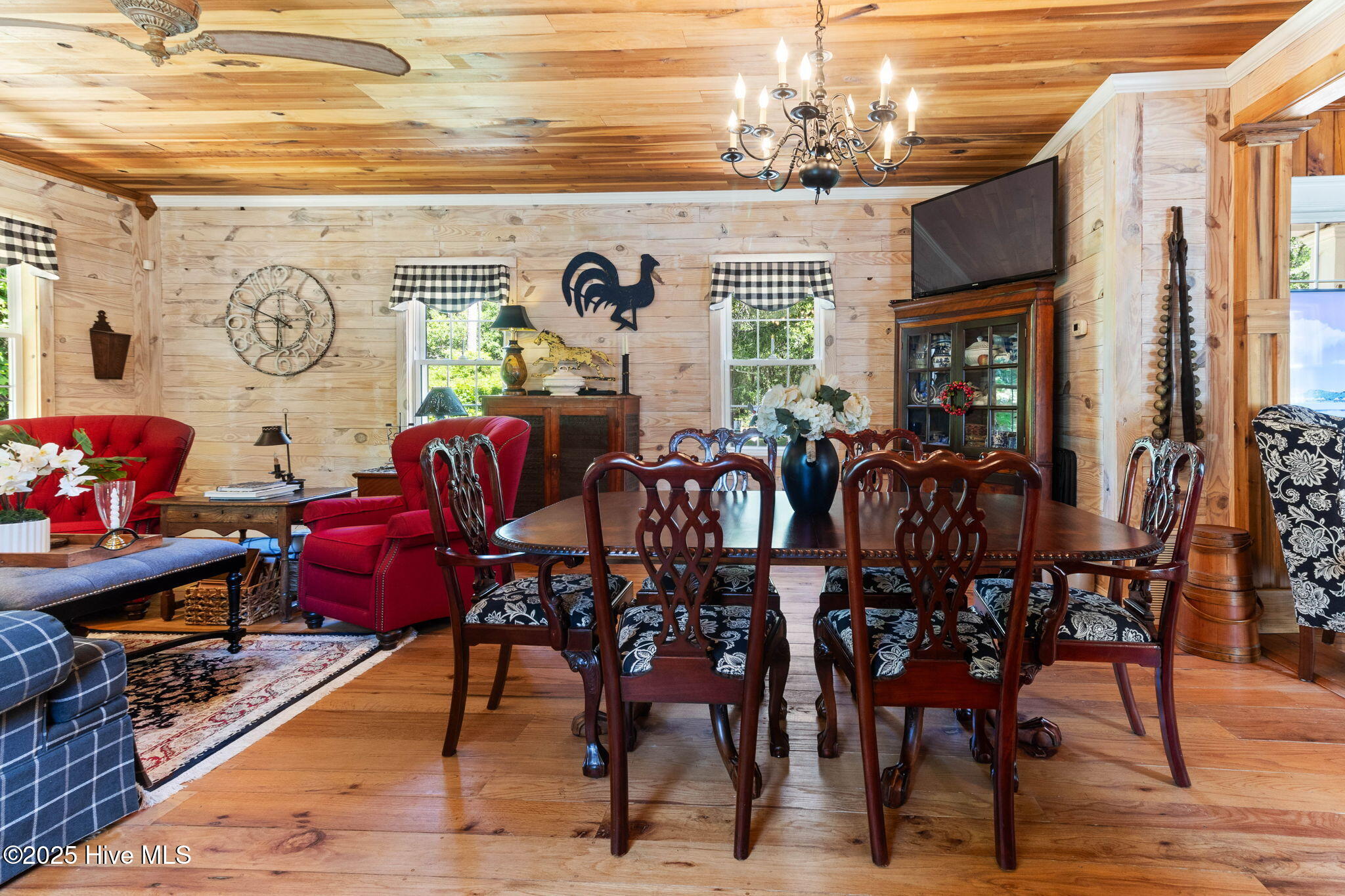 100507341 | Photo 15