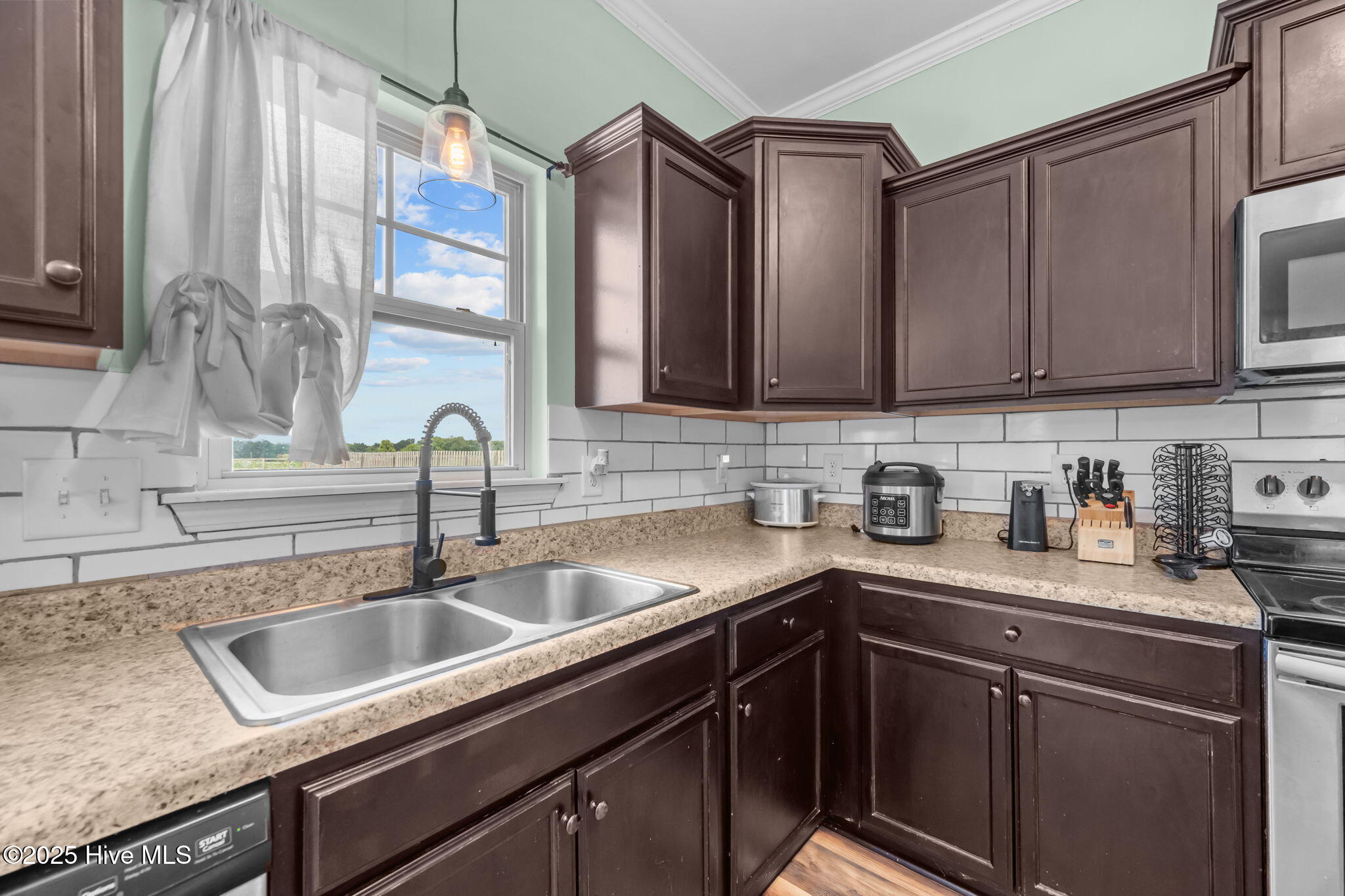 100521248 | Photo 15