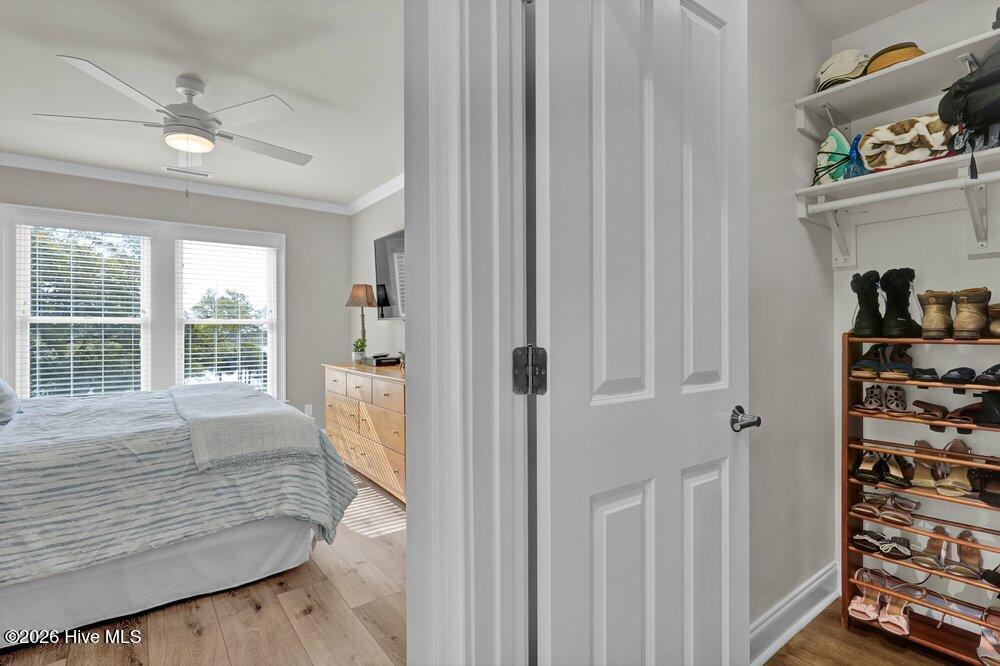 100563942 | Photo 34