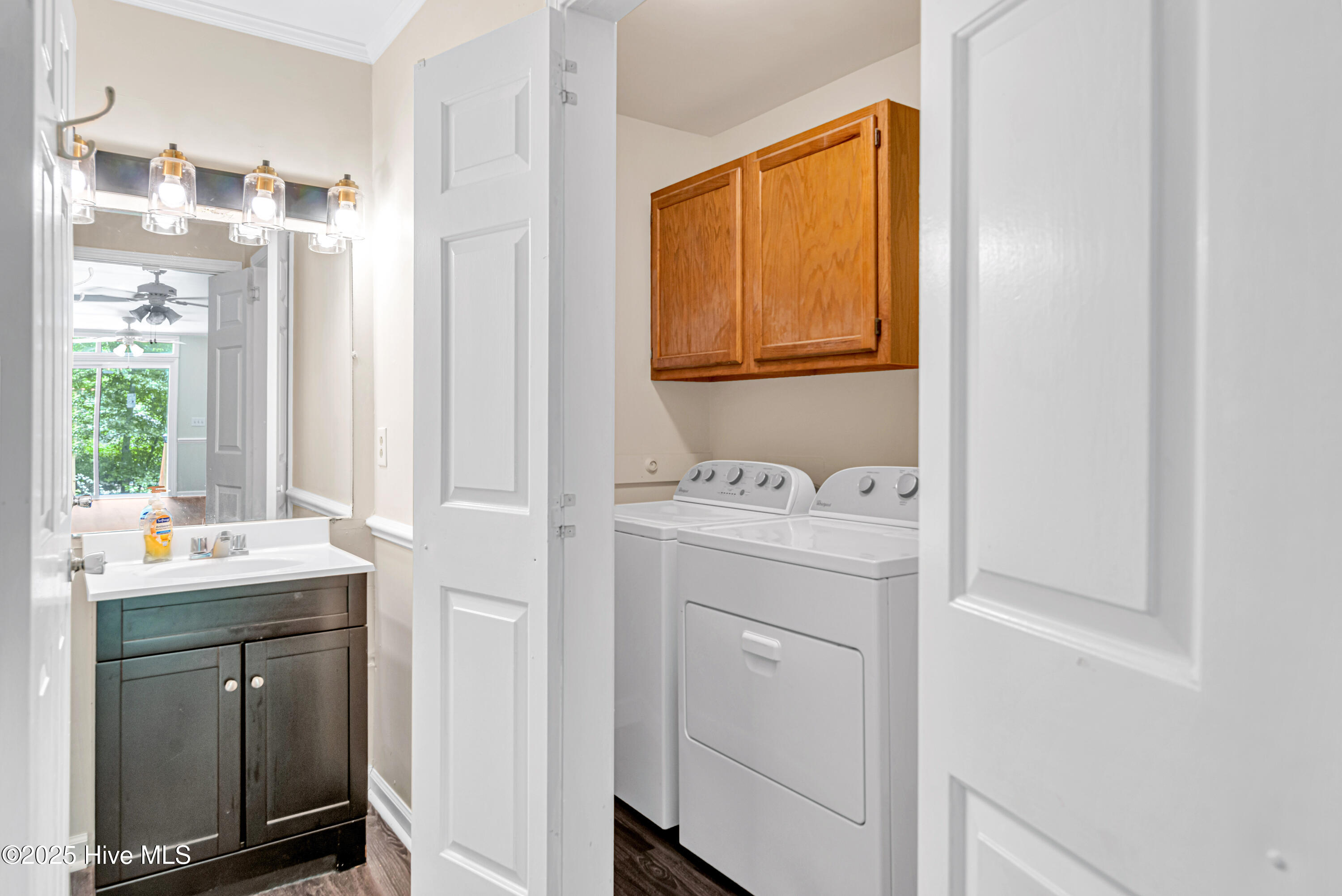 100536398 | Photo 34