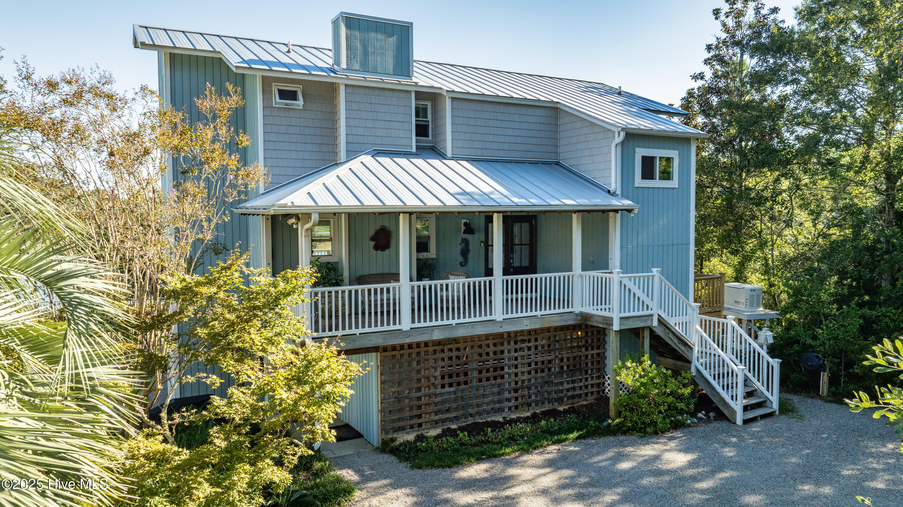 100540889 | Photo 43