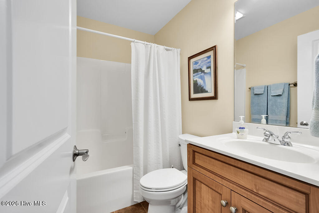 100565145 | Photo 15