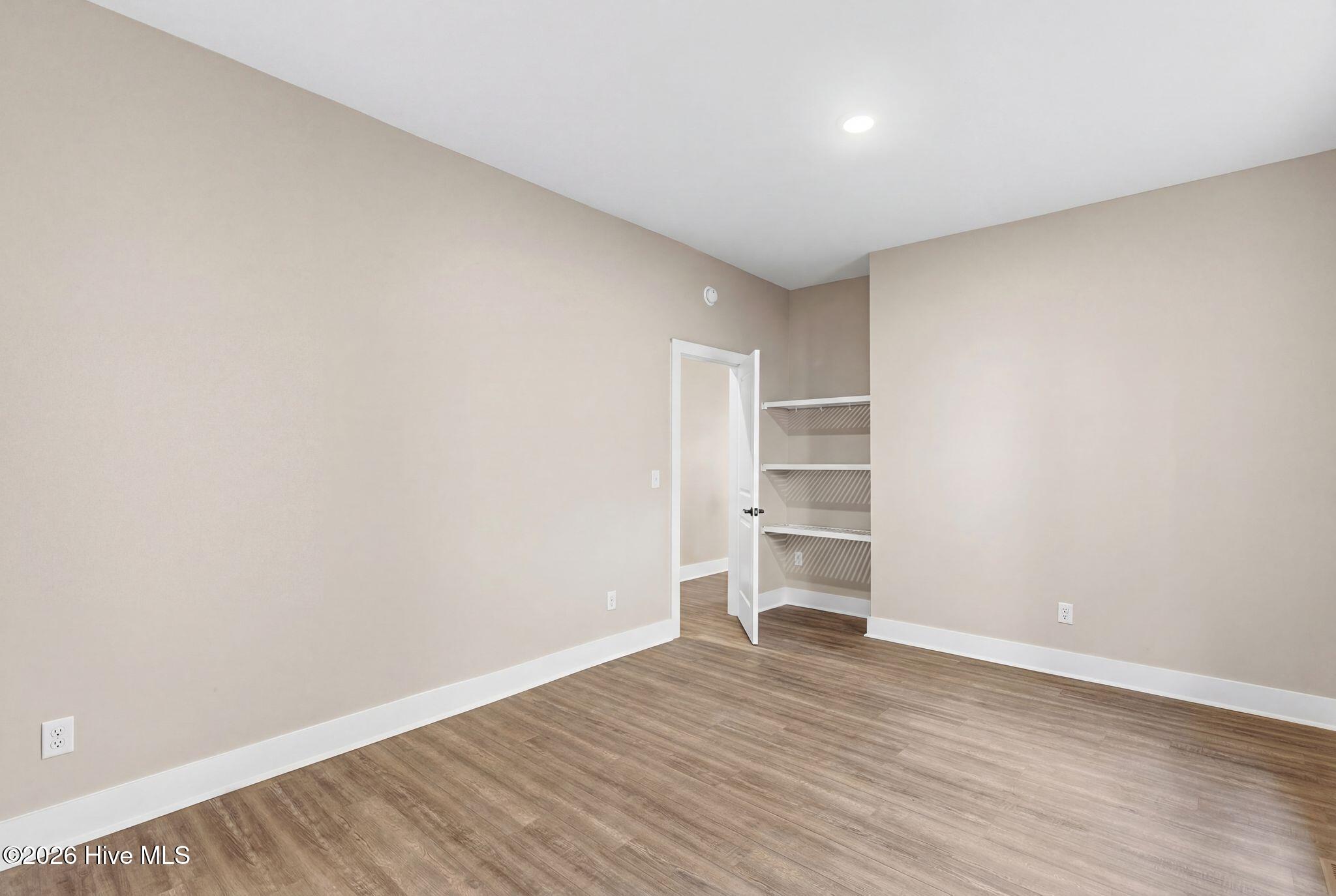 100562420 | Photo 17