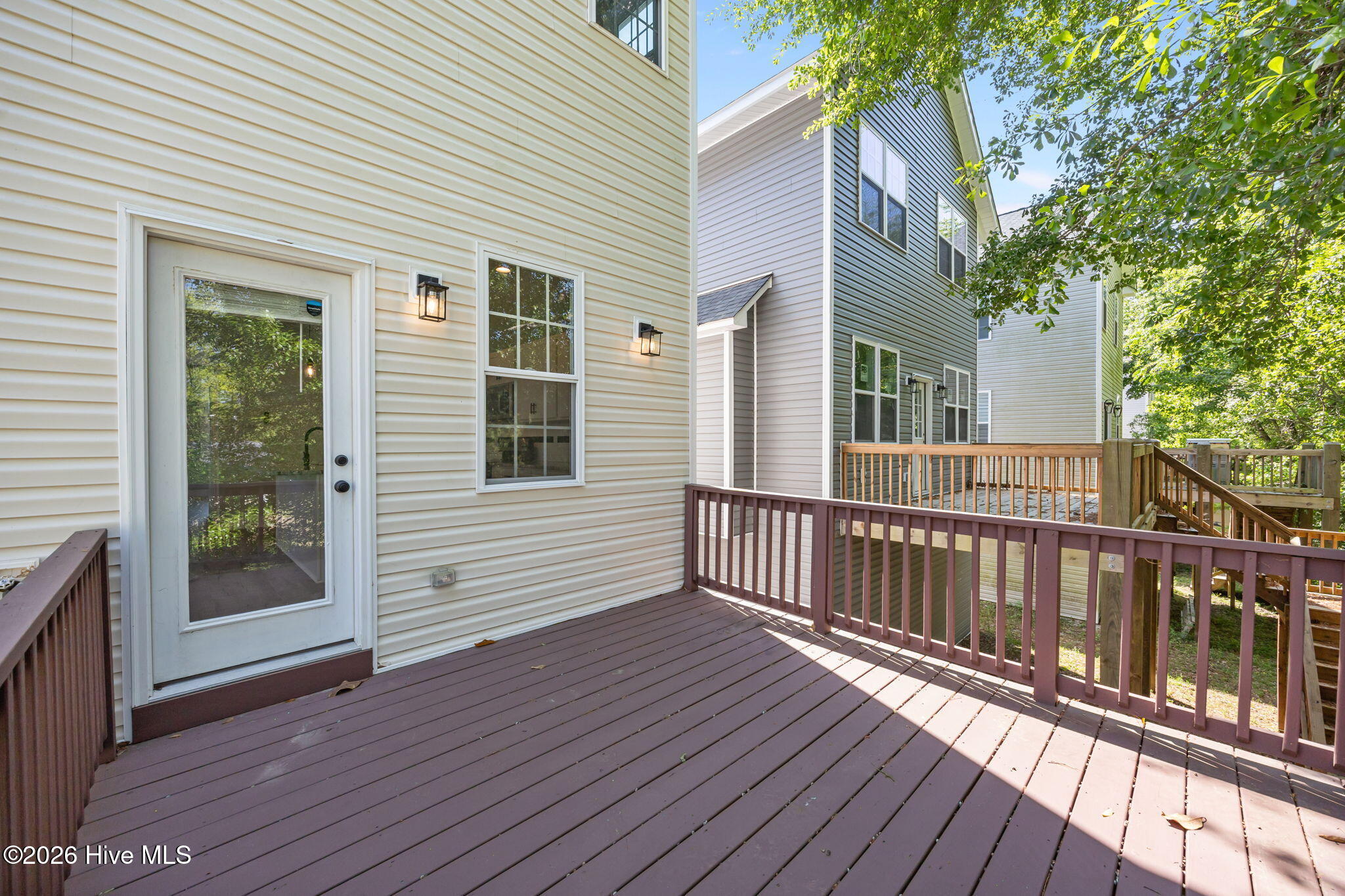 100566341 | Photo 18