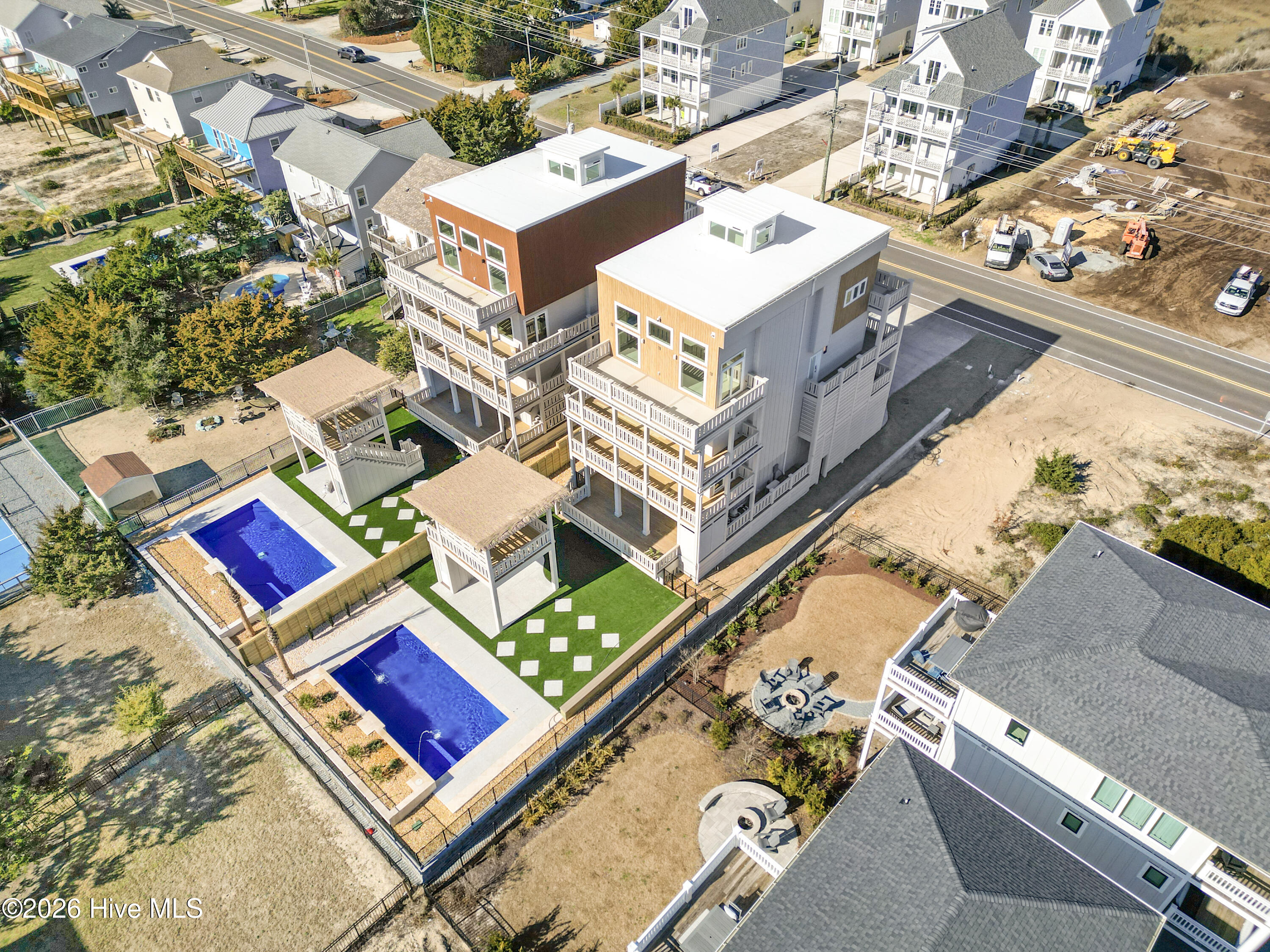 100551953 | Photo 113