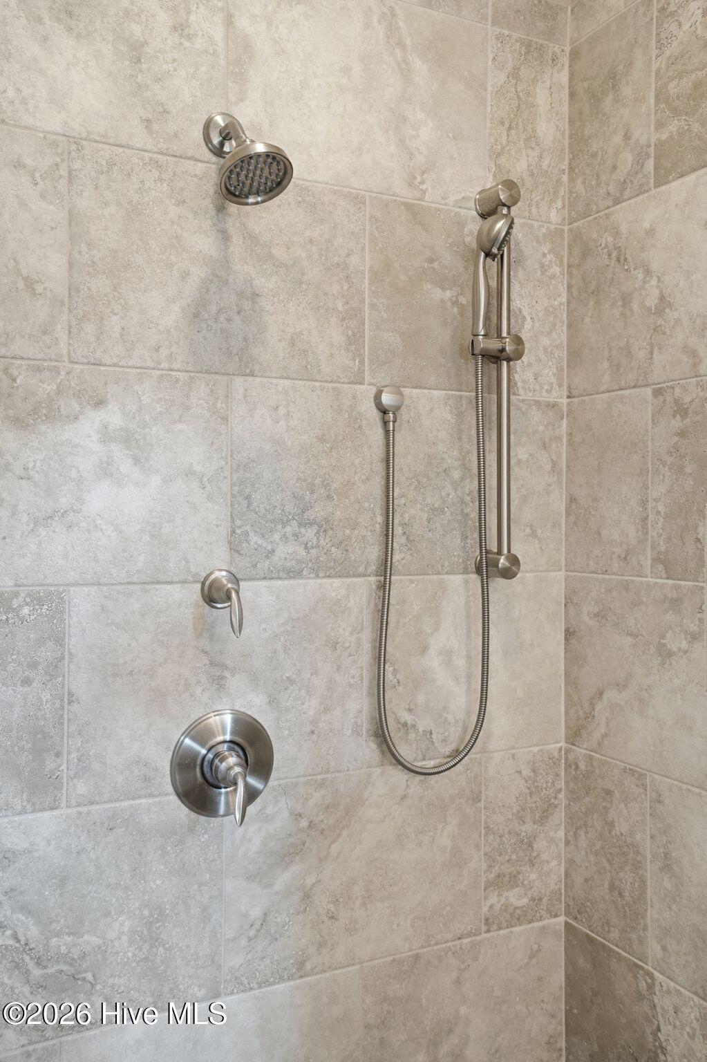 100559080 | Photo 40