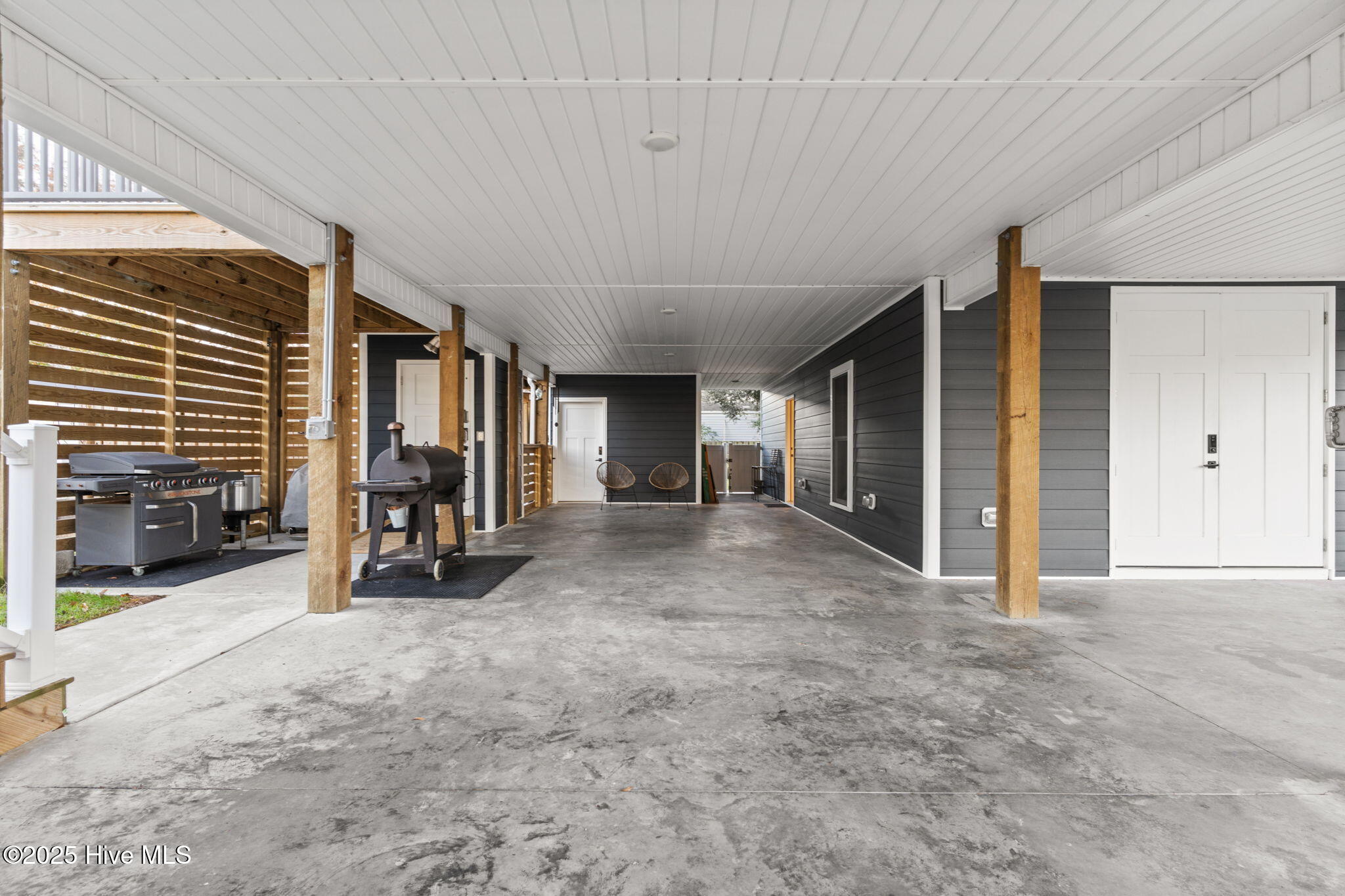 100564542 | Photo 53