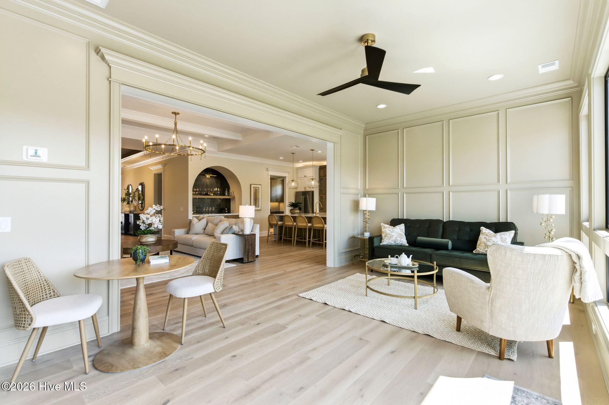 100570119 | Photo 21