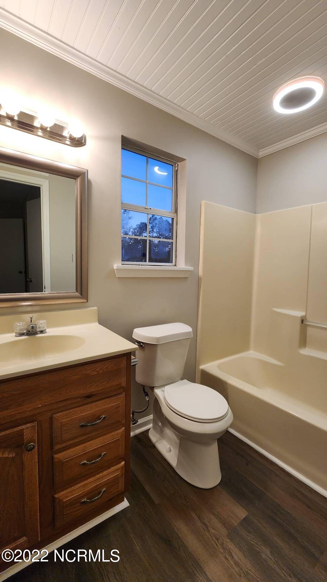 100547635 | Photo 17