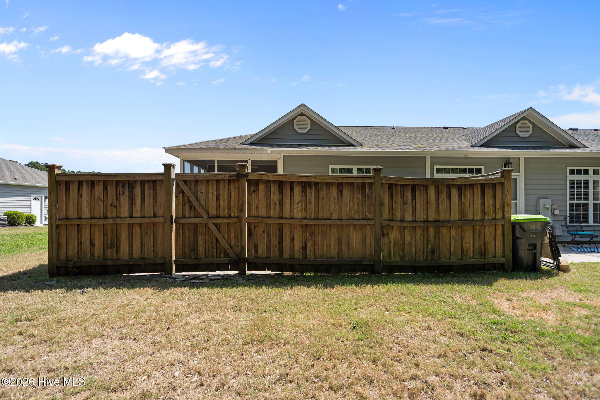 100569806 | Photo 35