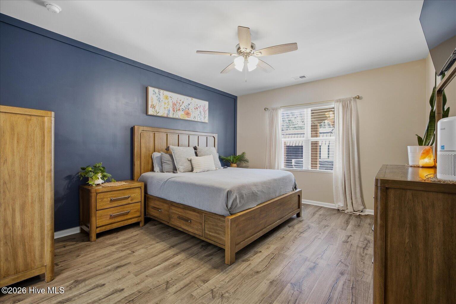 100570565 | Photo 16