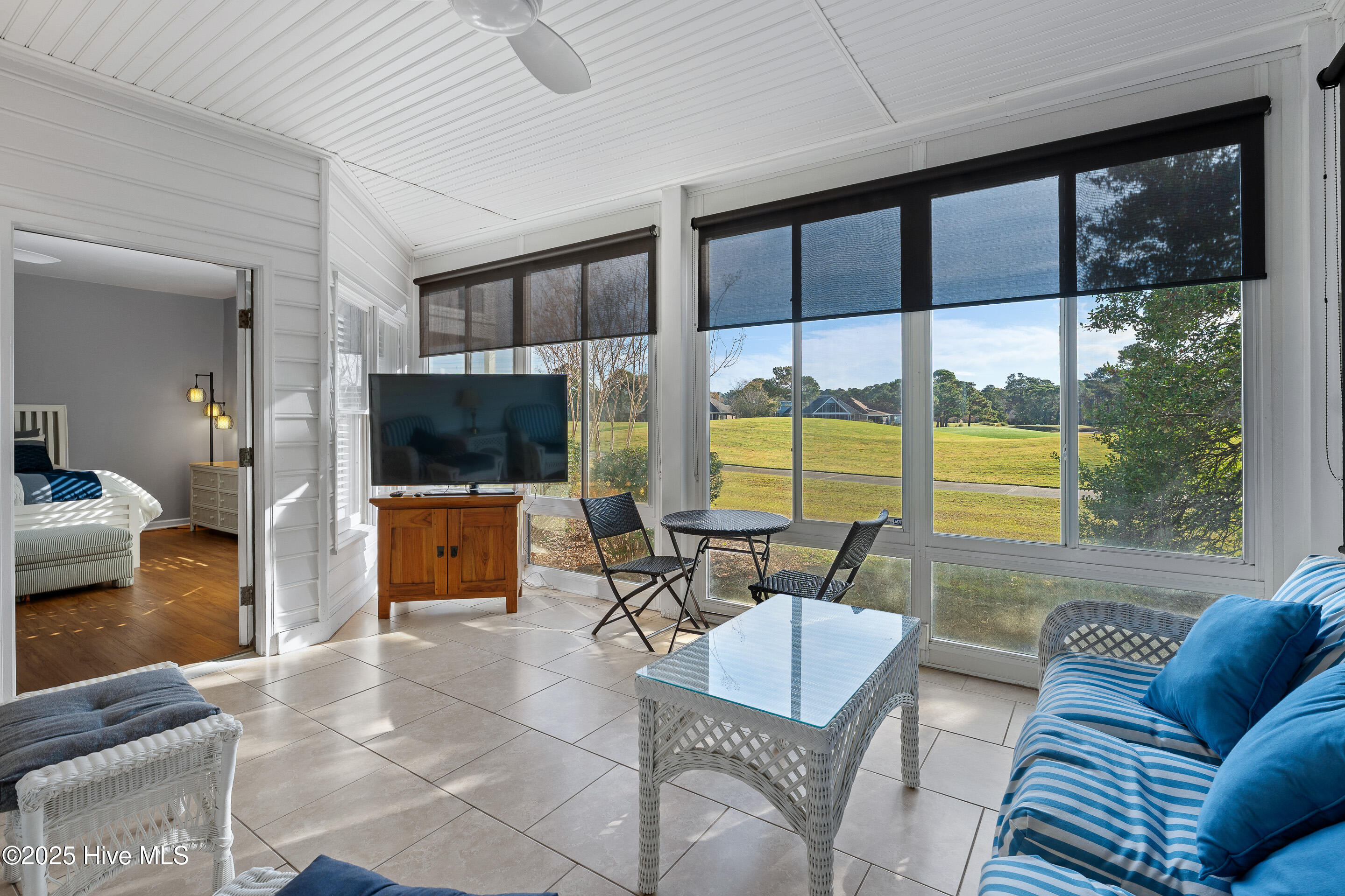 100543404 | Photo 12