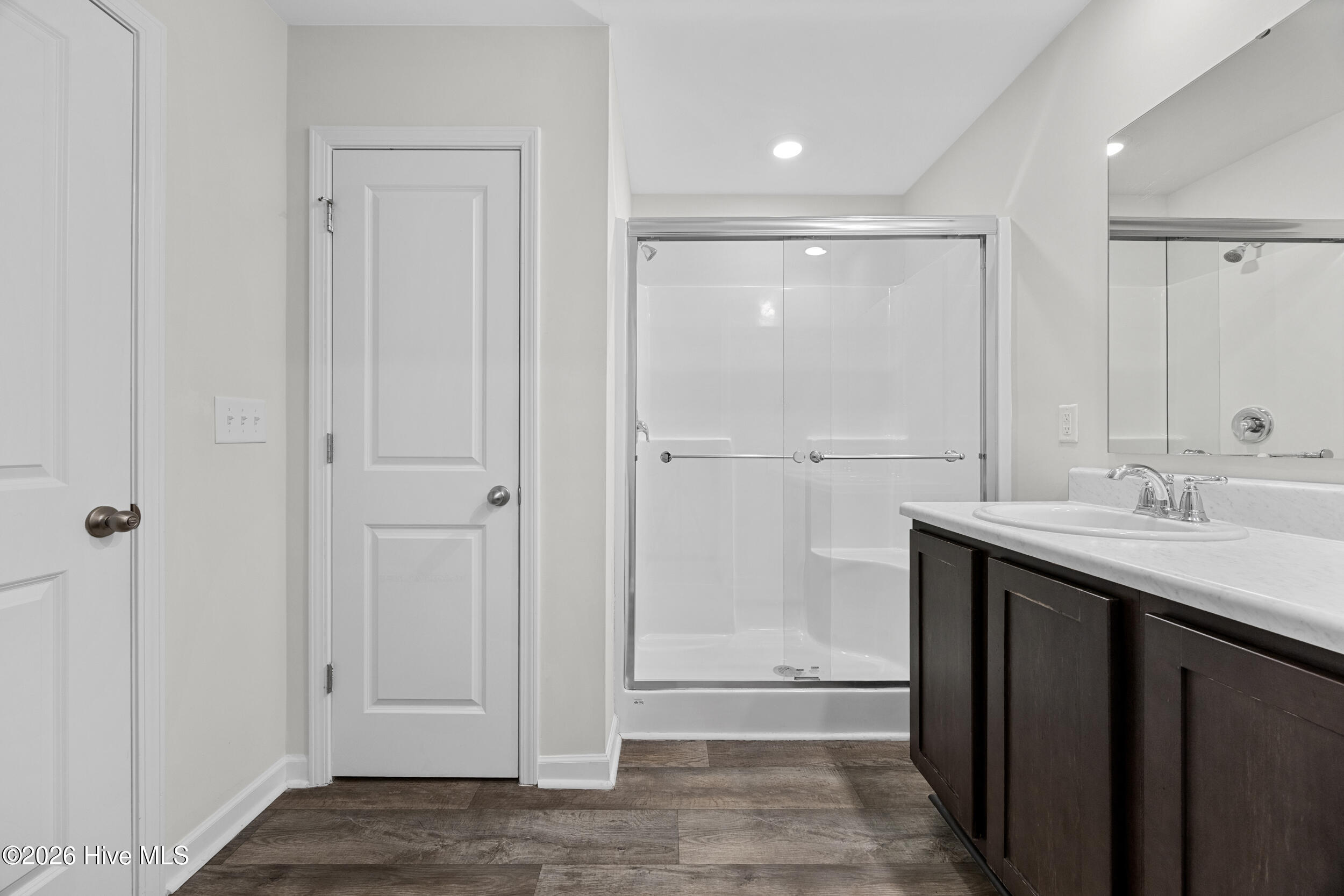 100553351 | Photo 31