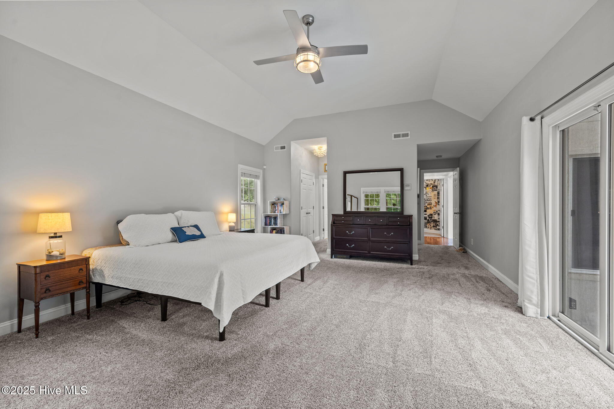 100524687 | Photo 31