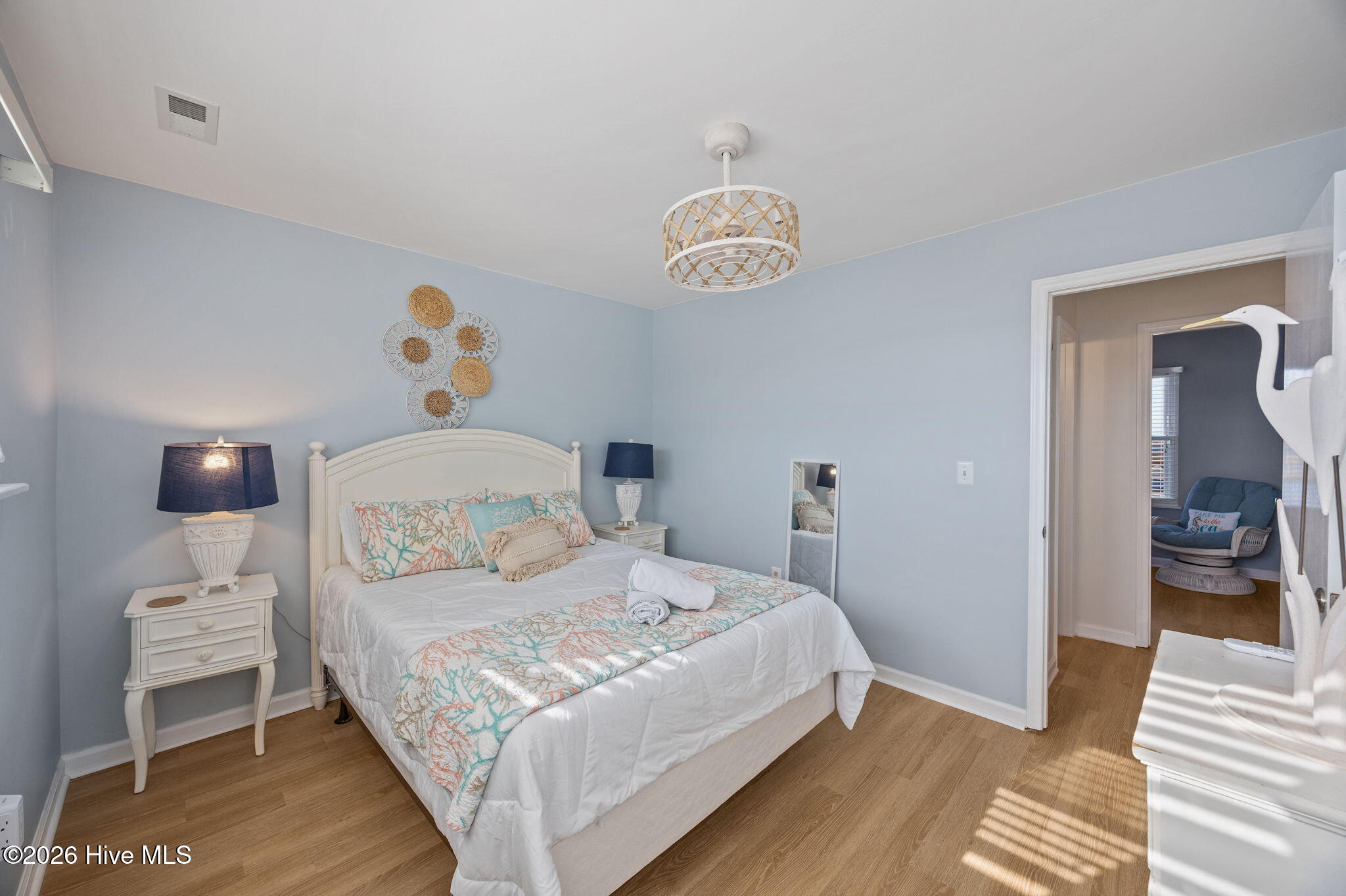 100559351 | Photo 28