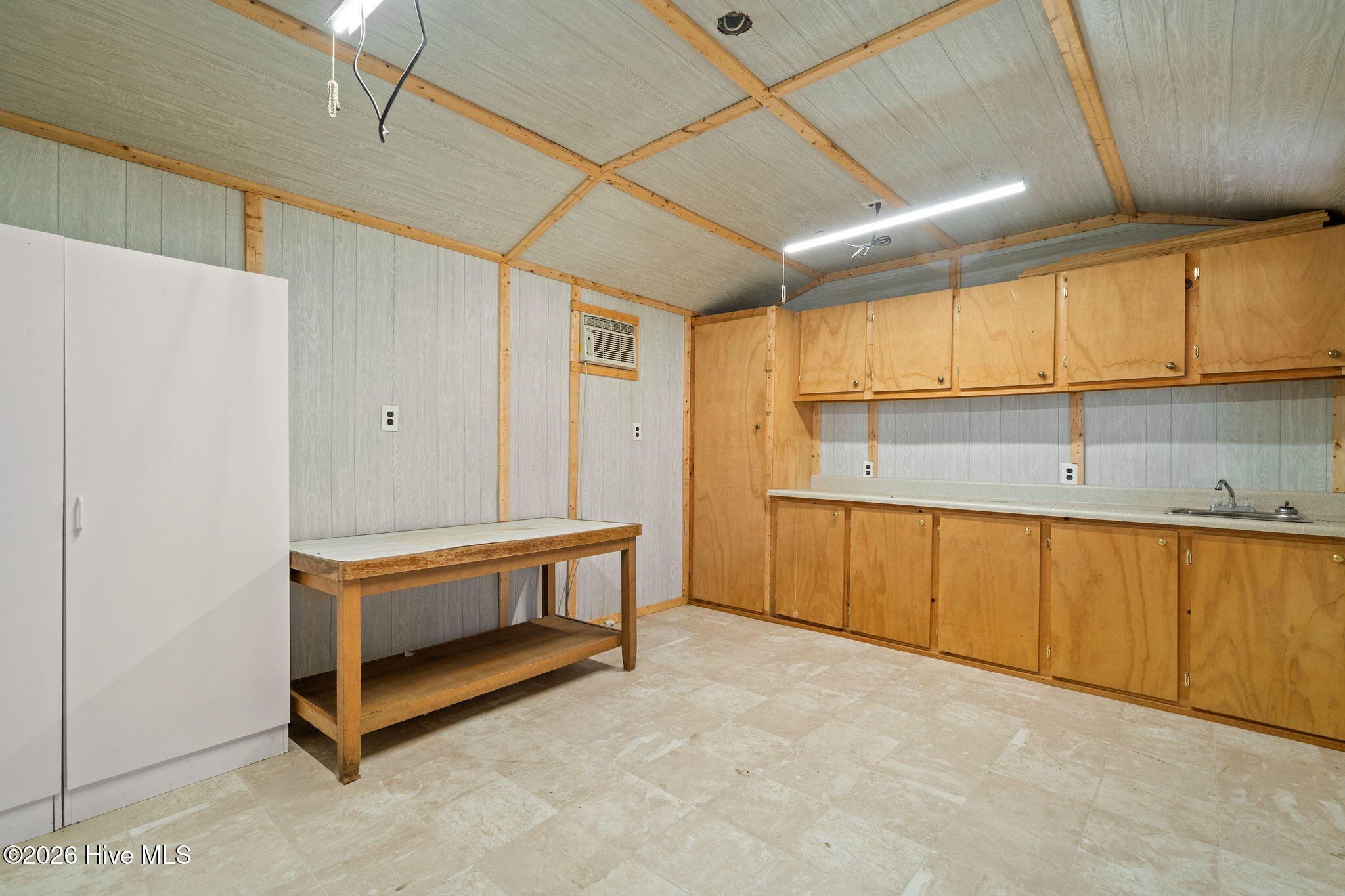 100568414 | Photo 29