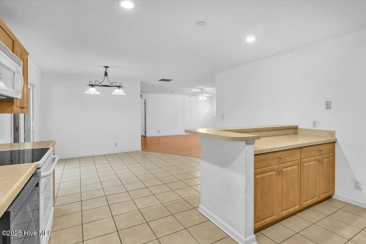 100543135 | Photo 13