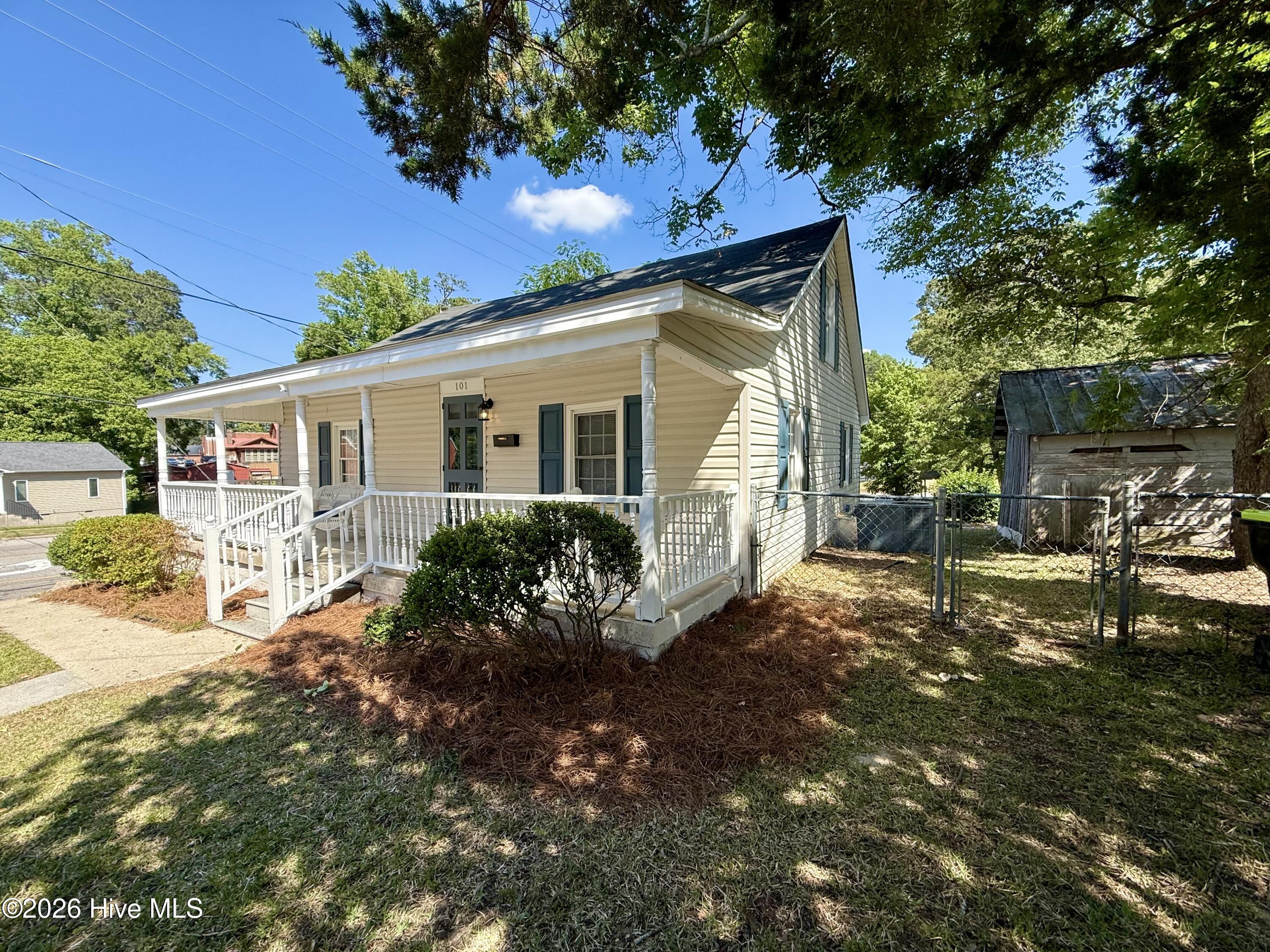 Homes for sale in Williamston, NC | 101 Cherry St, Williamston, NC 27892 | MLS# 100575931
