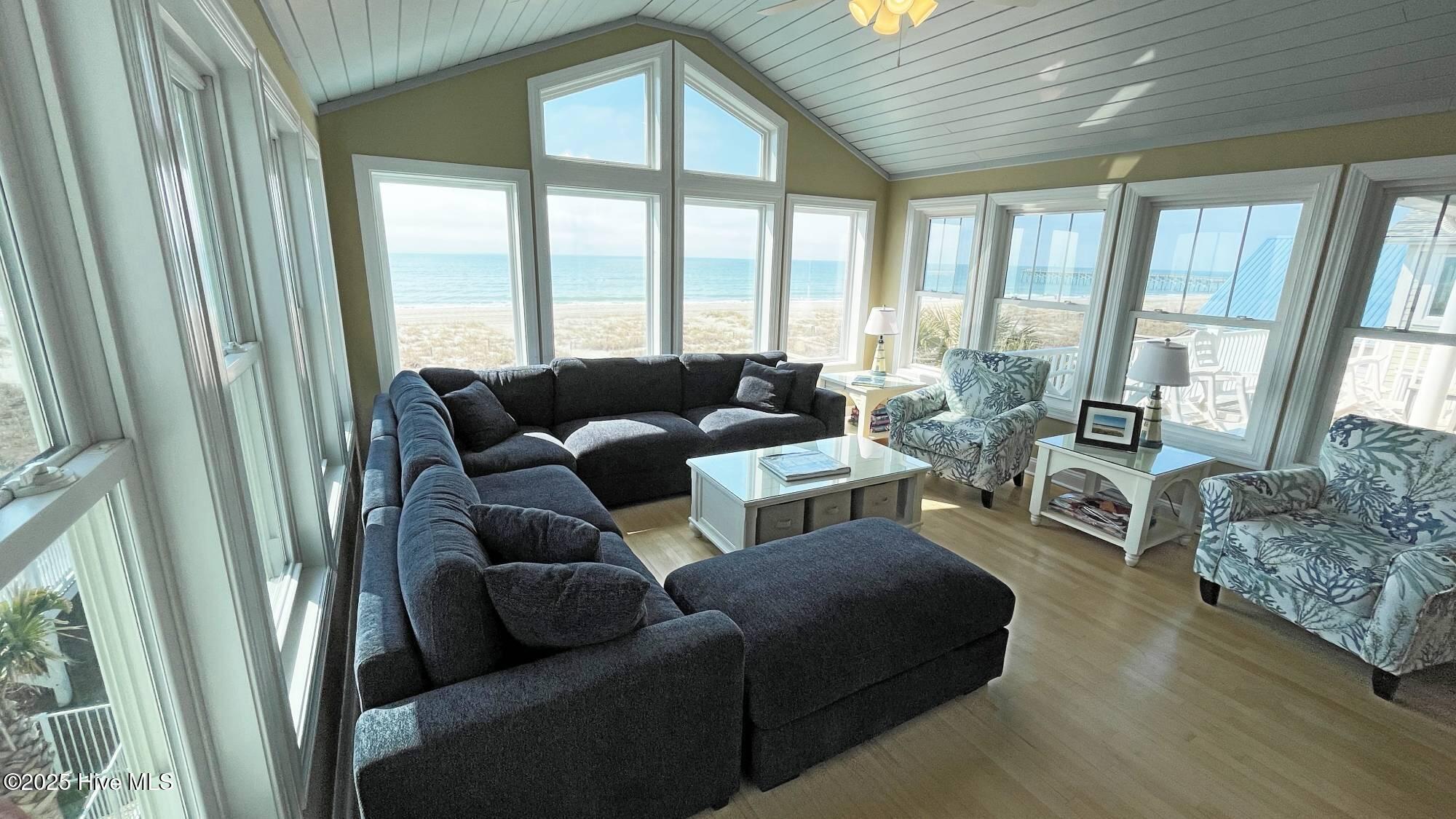 100496686 | Photo 46