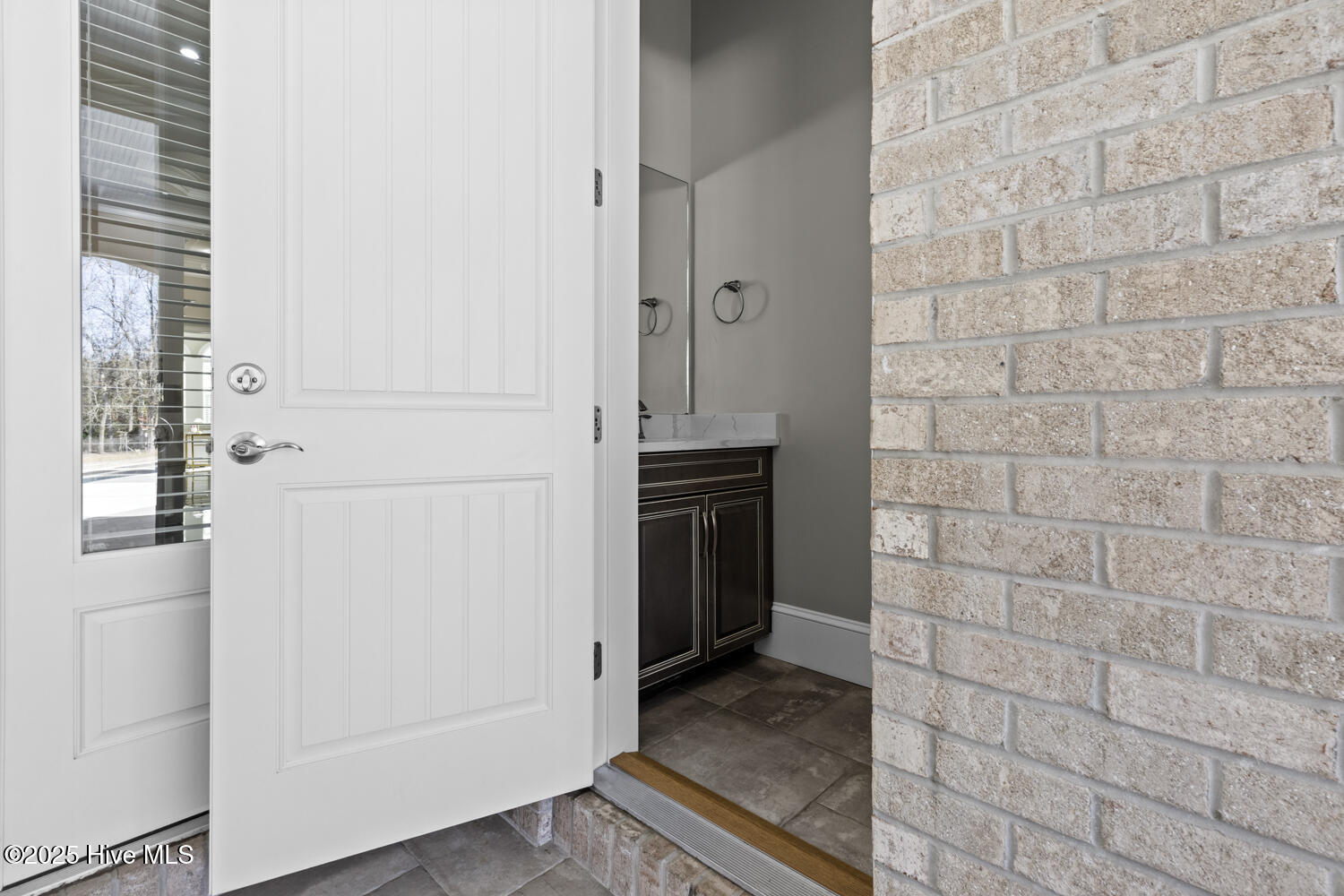 100546022 | Photo 69