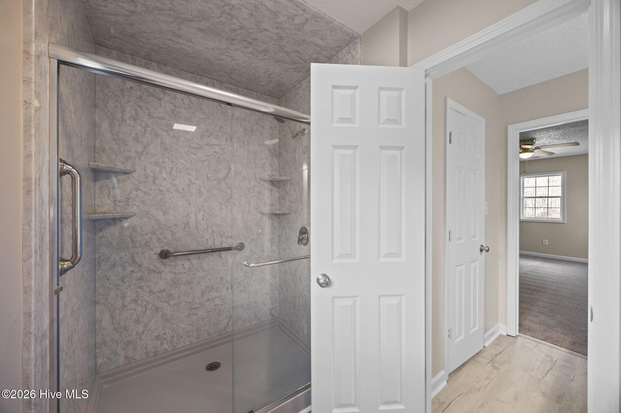 100556691 | Photo 27