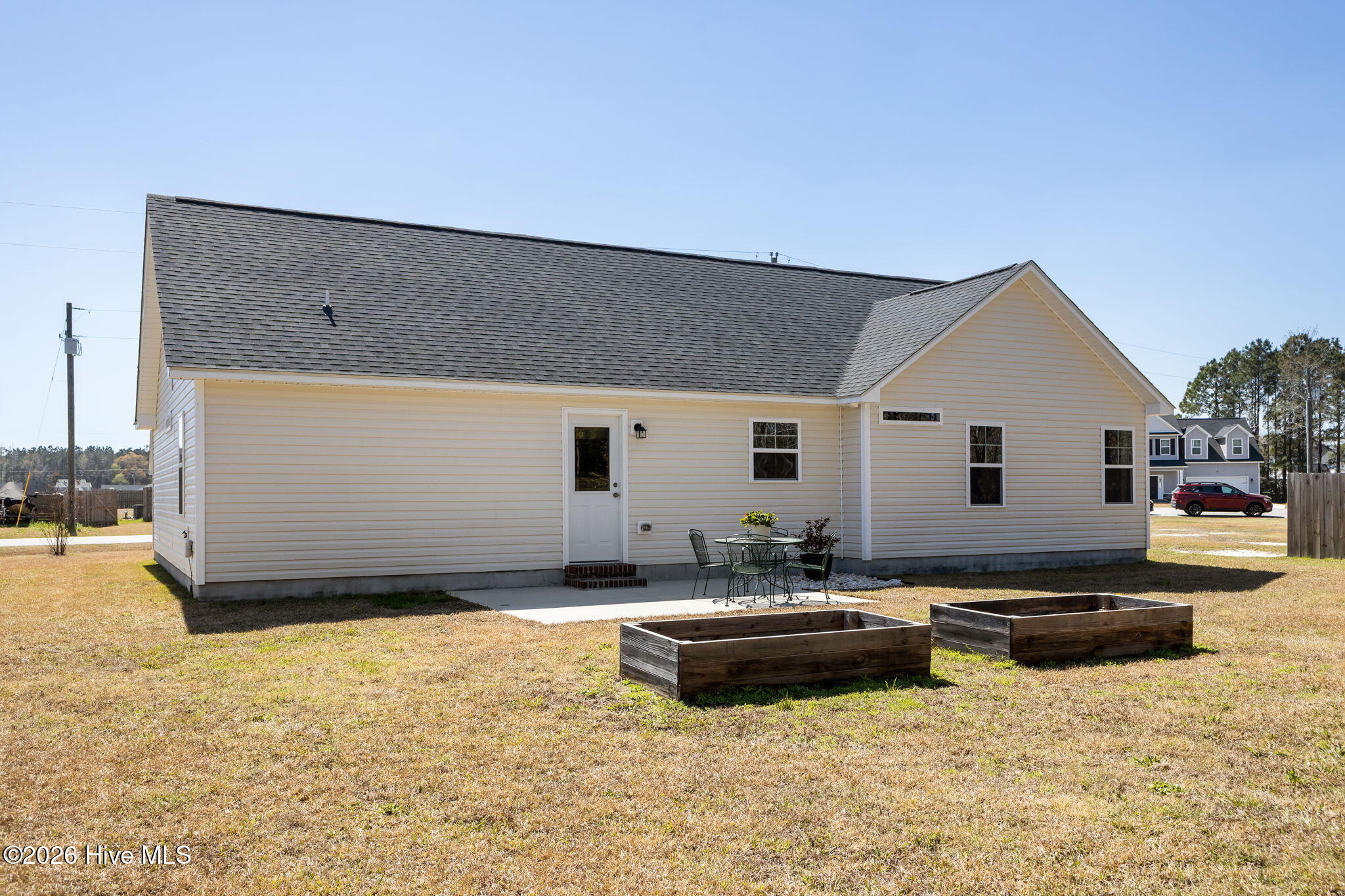 100563188 | Photo 36