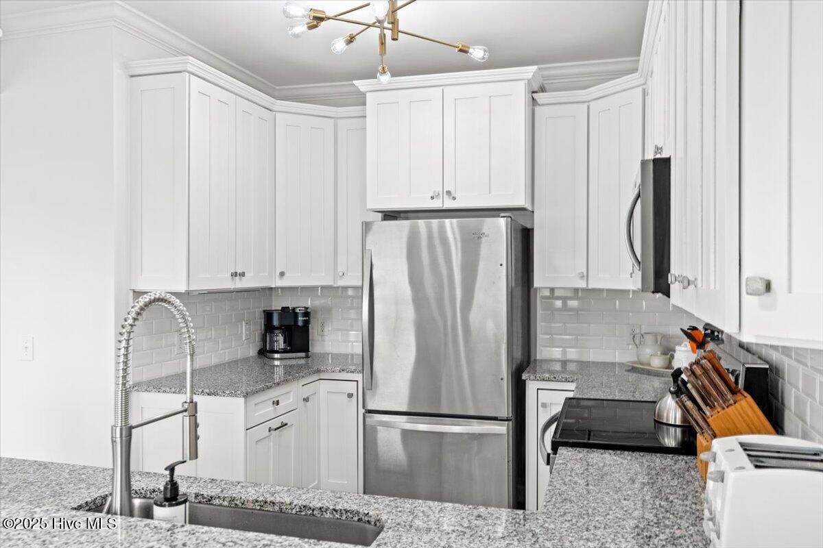 100540998 | Photo 14