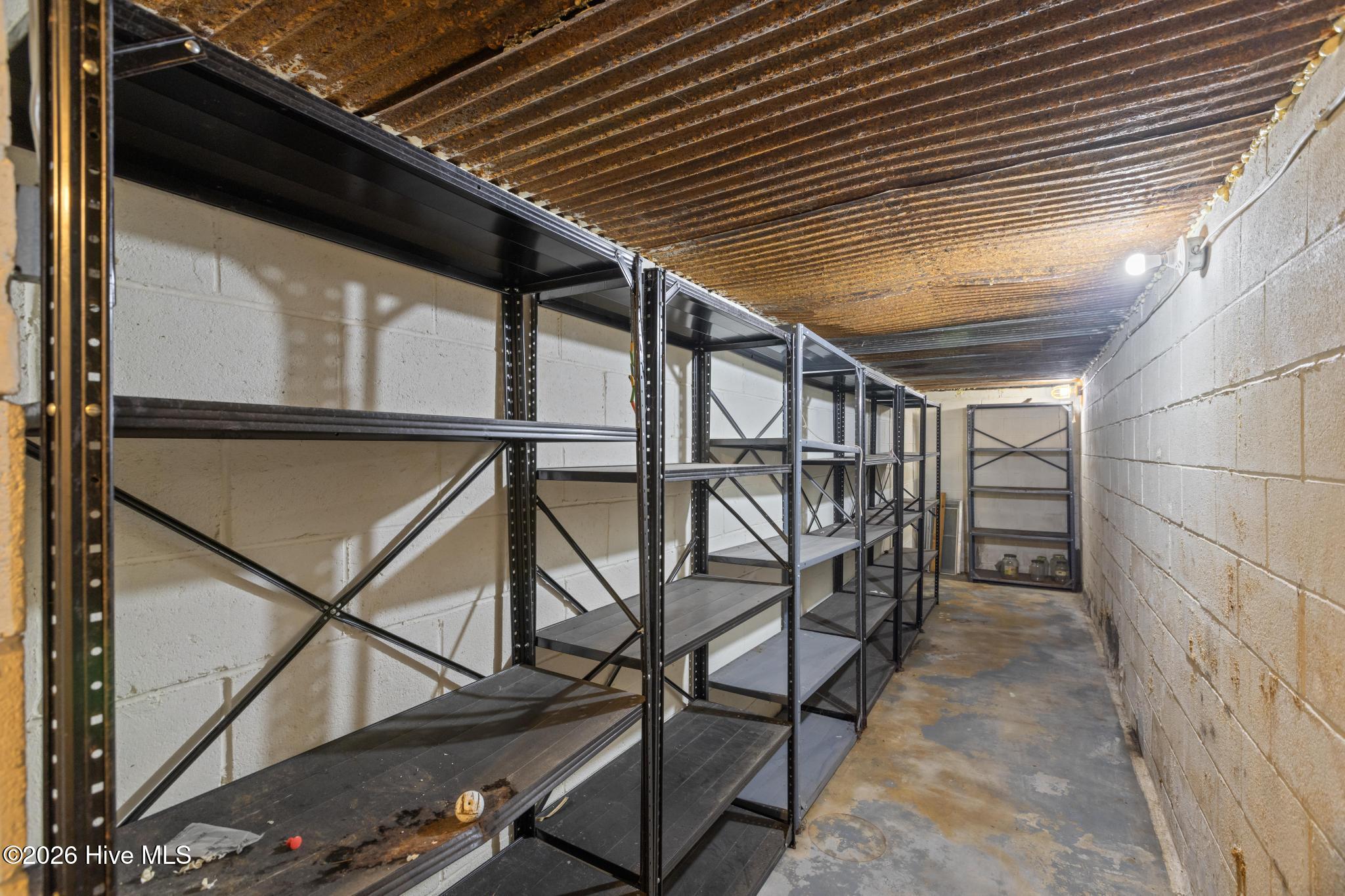 100560657 | Photo 33