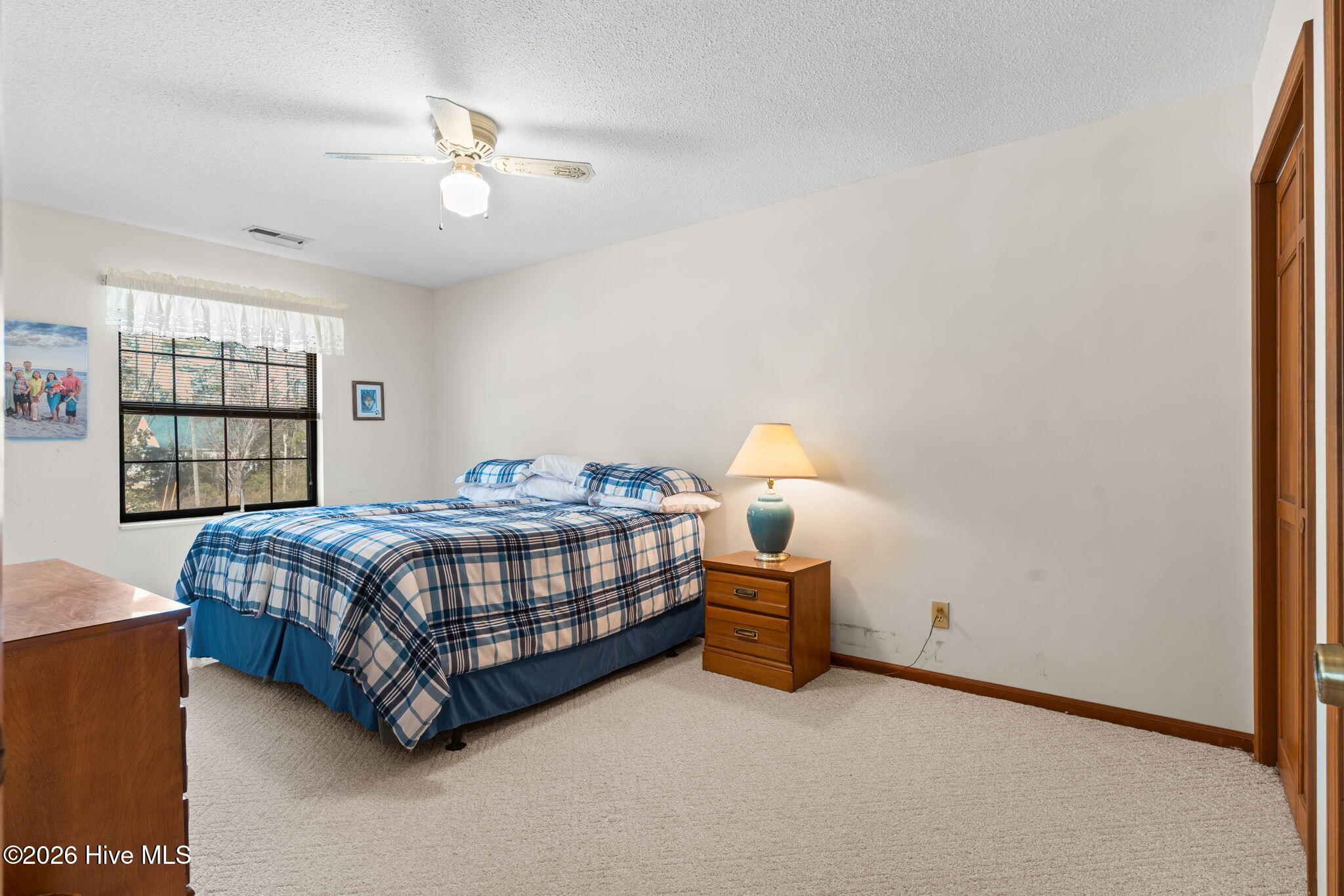 100549085 | Photo 27