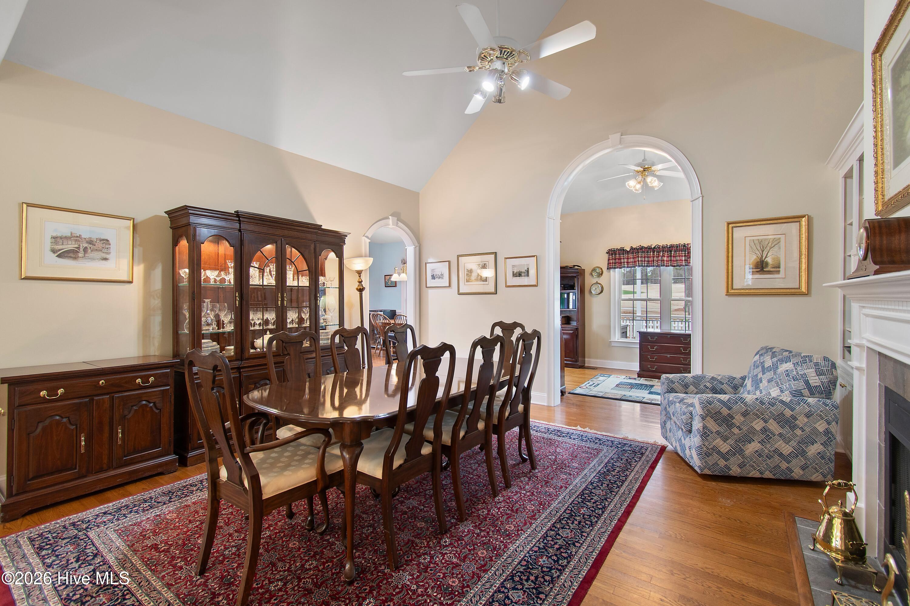 100557471 | Photo 19