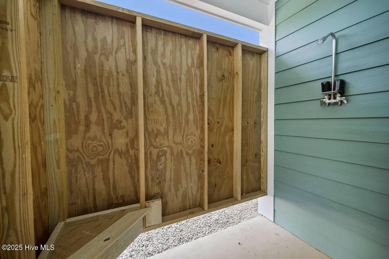 100527522 | Photo 128