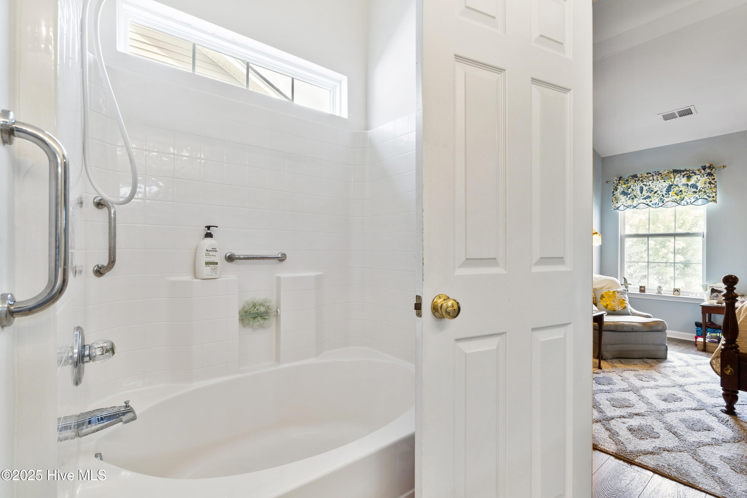 100521862 | Photo 22