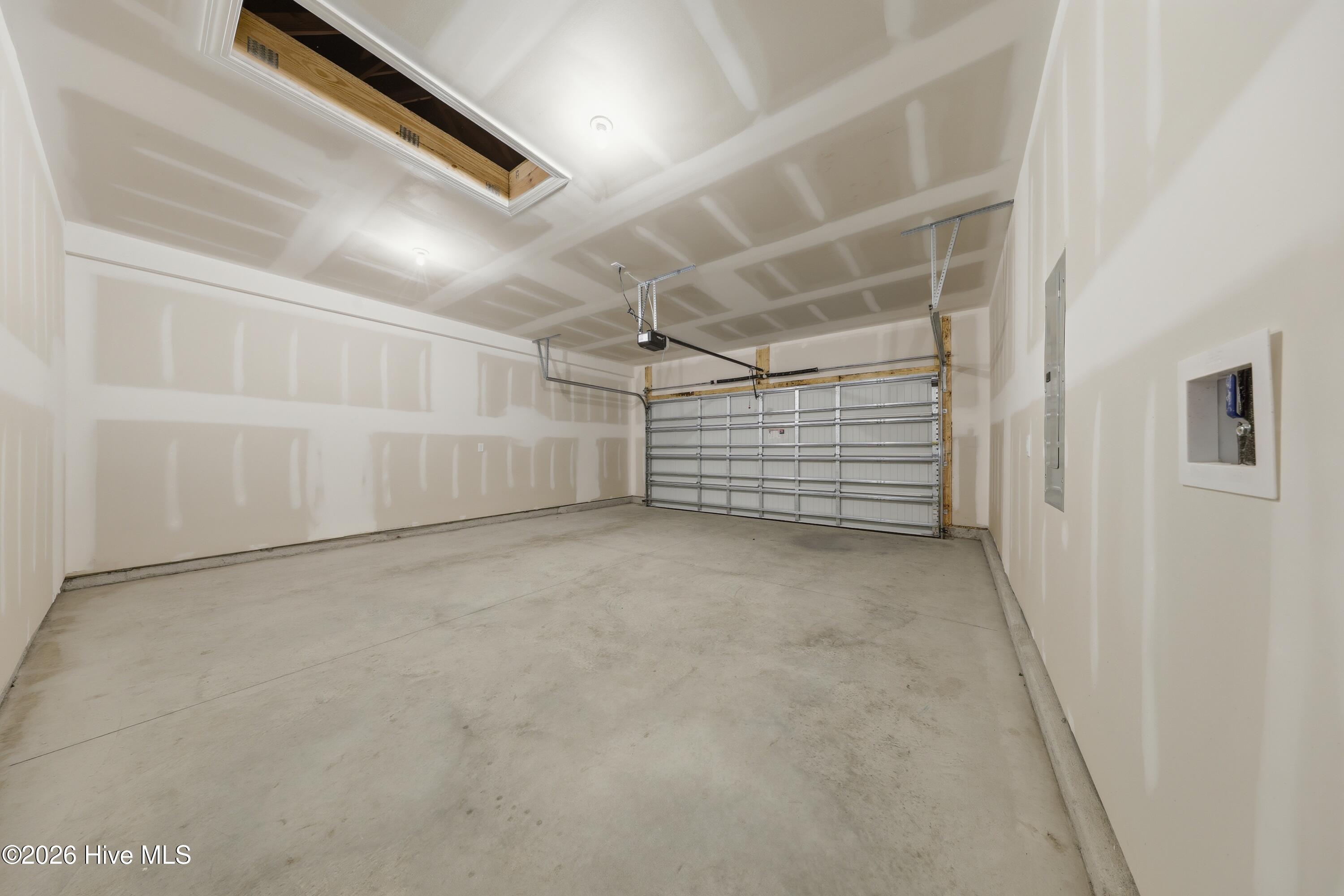 100563139 | Photo 31