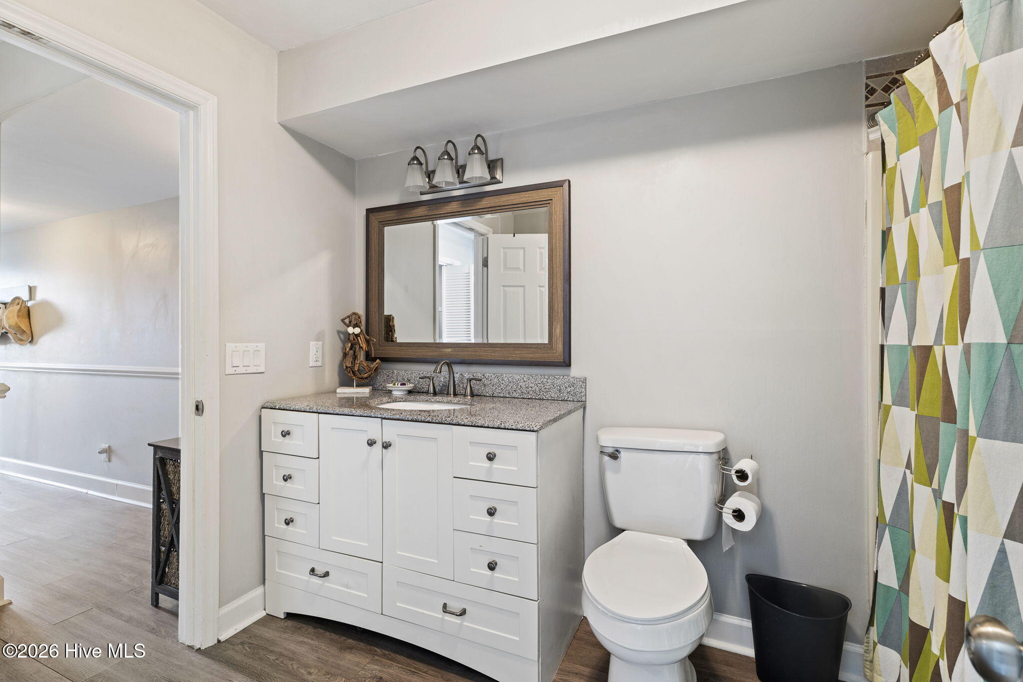 100555700 | Photo 27