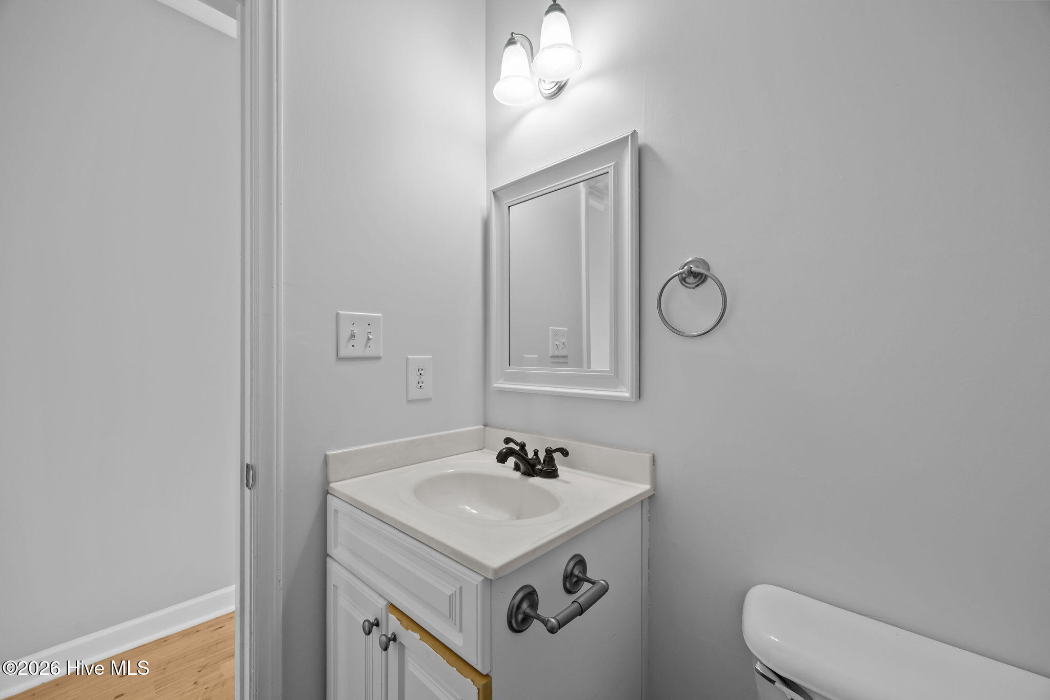 100565984 | Photo 19