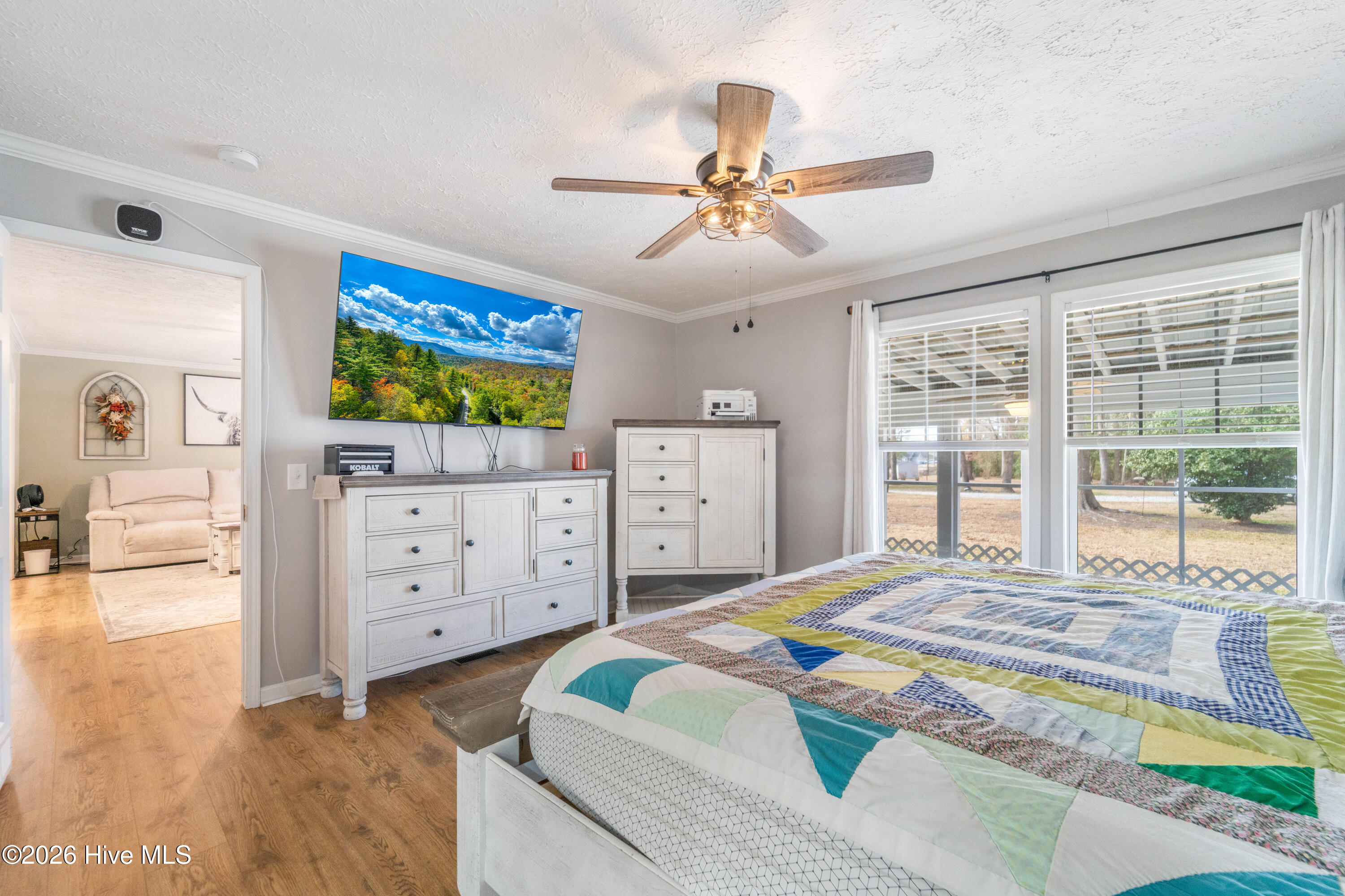 100547365 | Photo 13