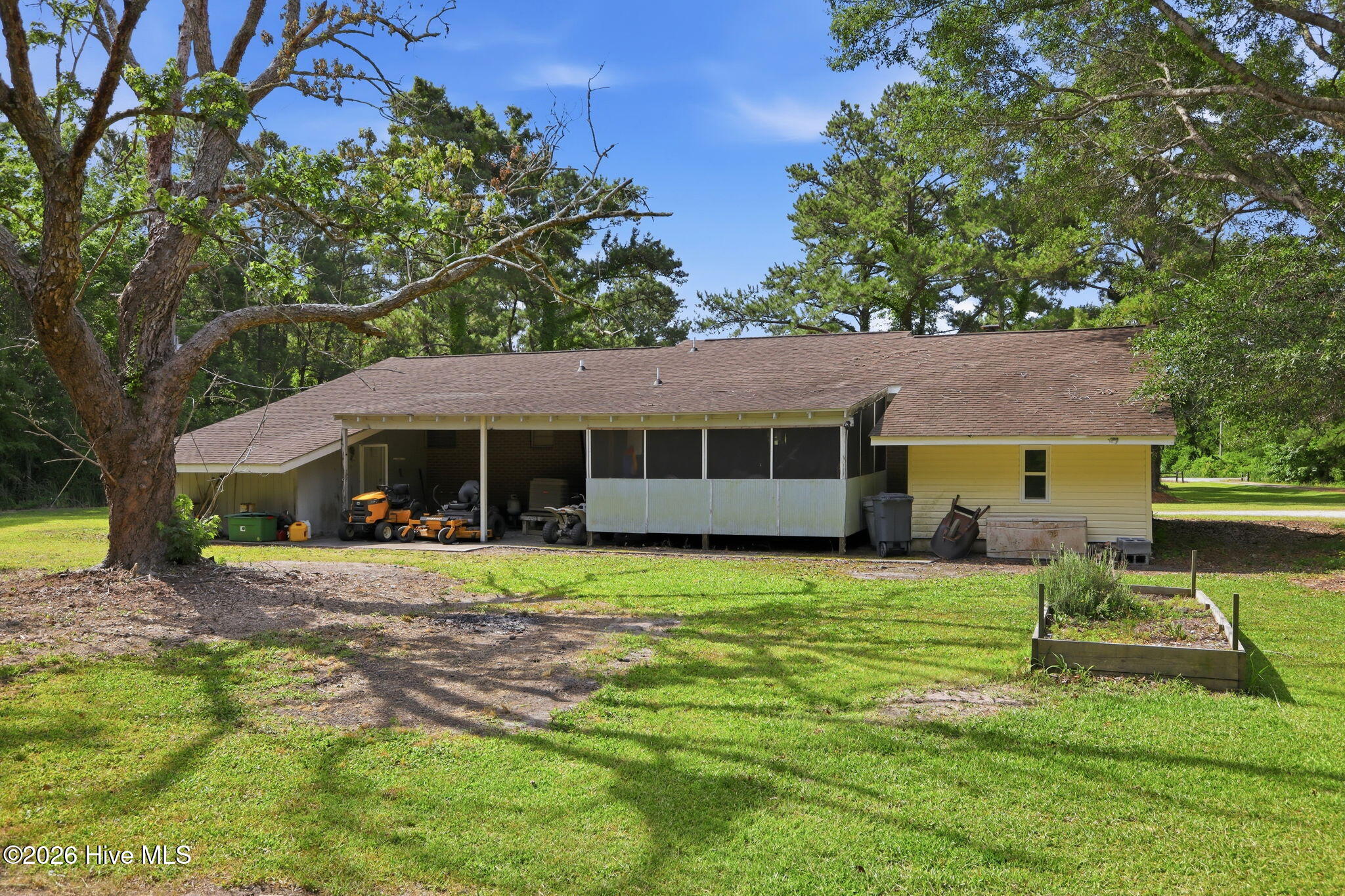 284 Laurel 