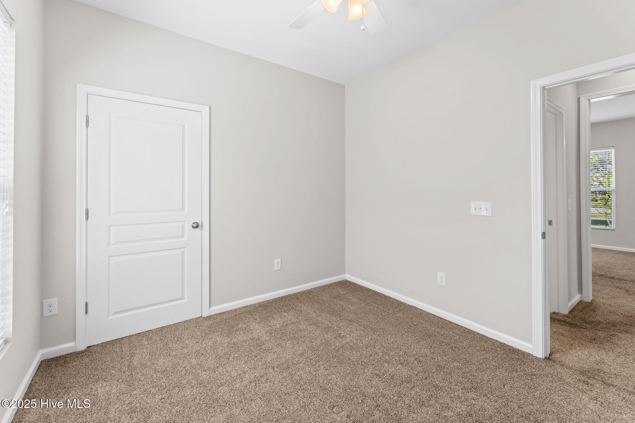 100520190 | Photo 30