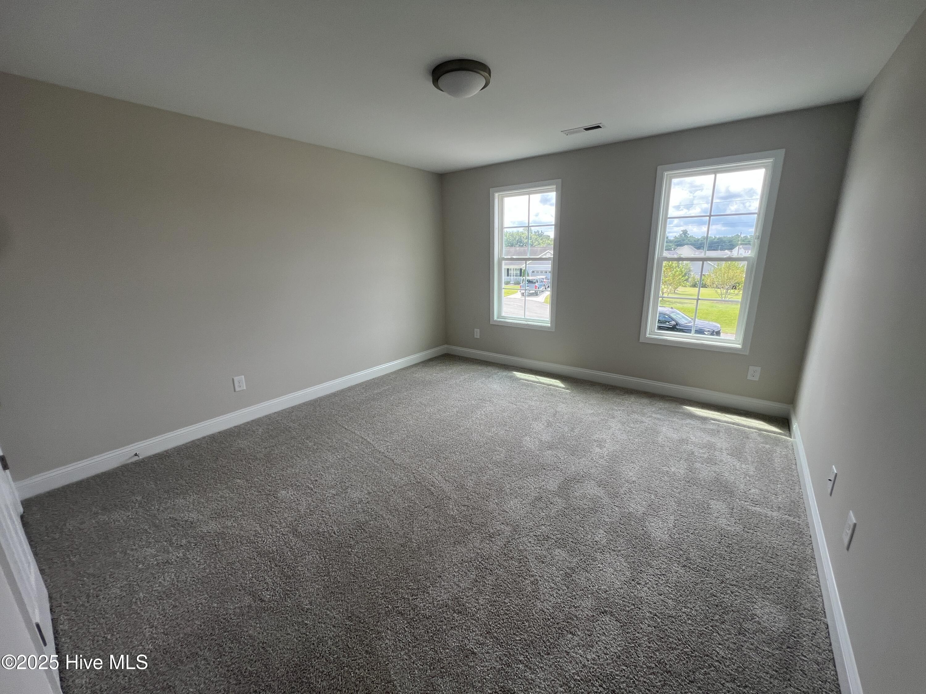 100505781 | Photo 23