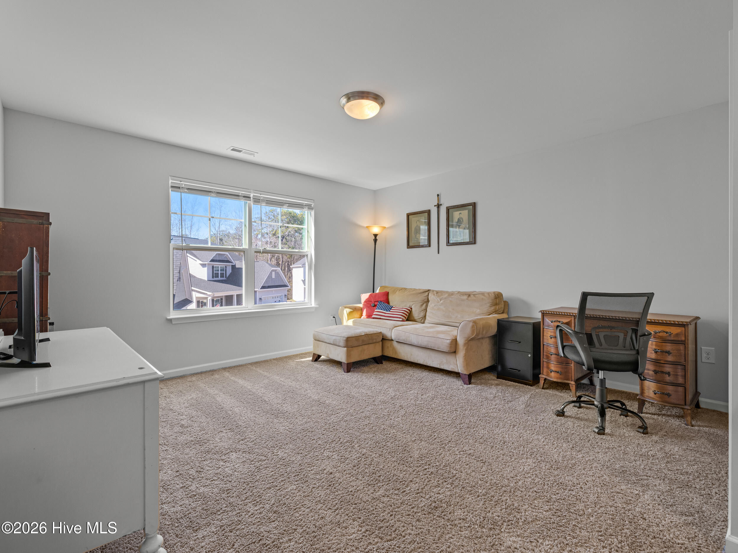 100557695 | Photo 50